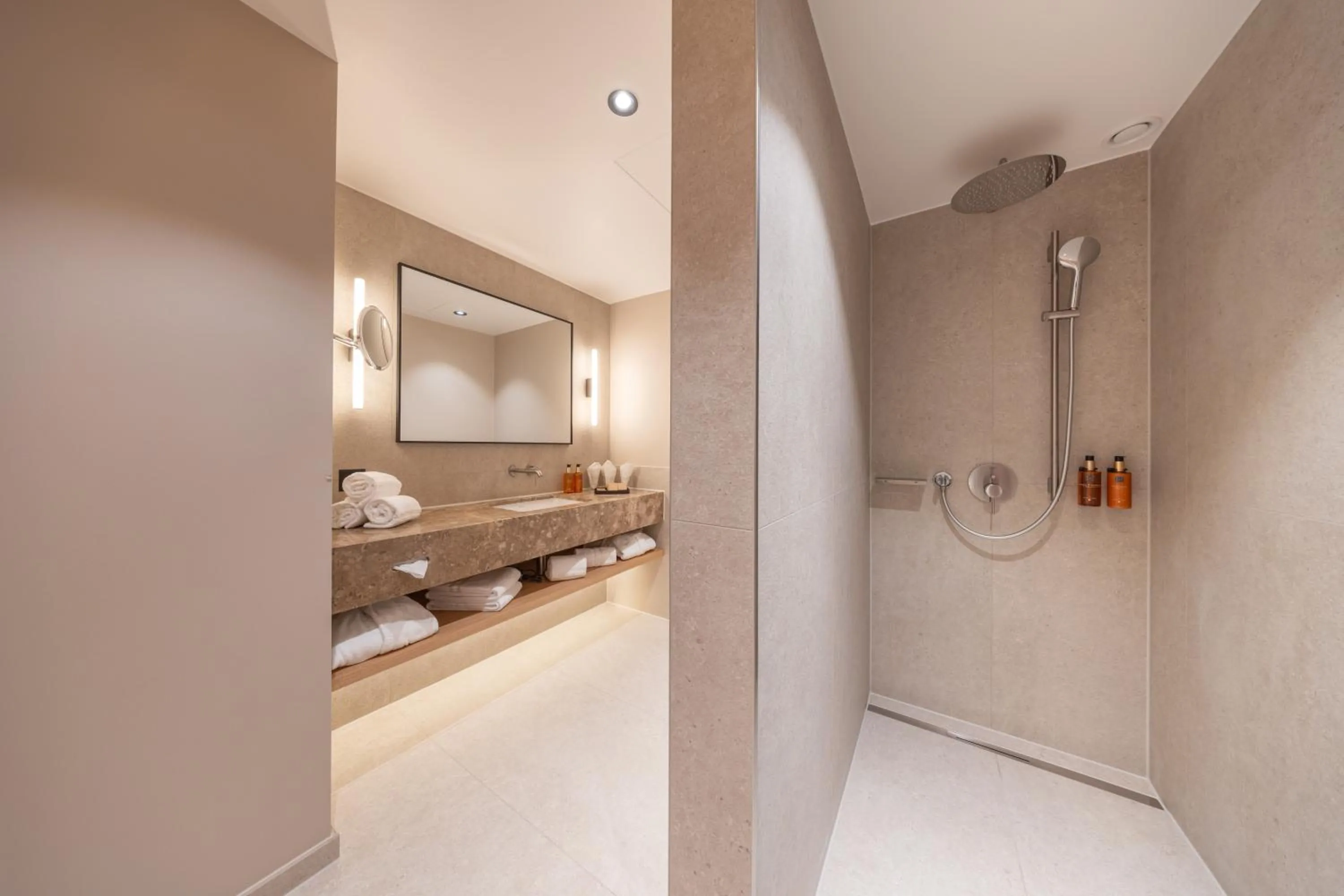 Shower in Hotel Rosatsch