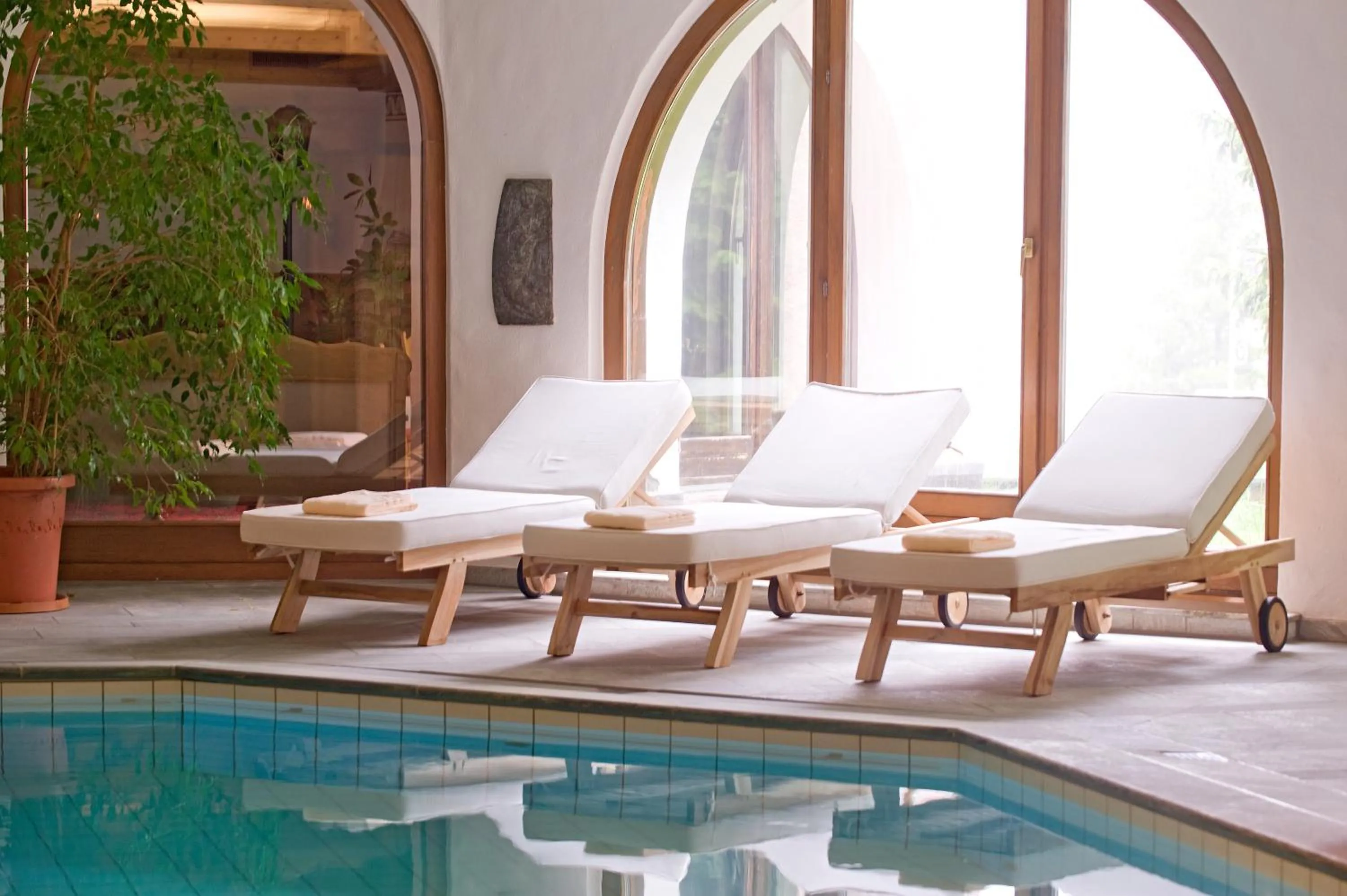 Swimming pool in Hotel Rosatsch