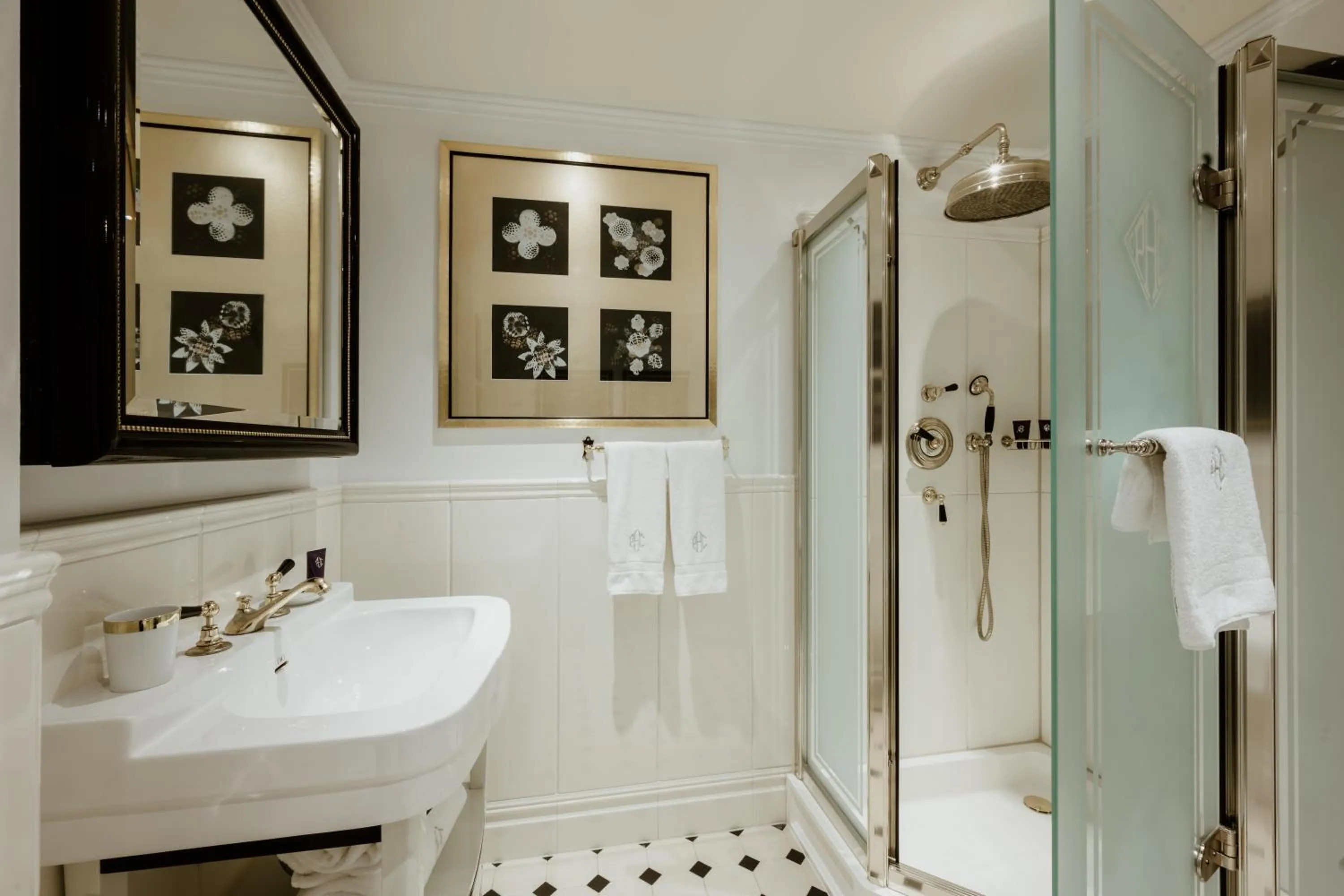 Bathroom in Schlosshotel Berlin