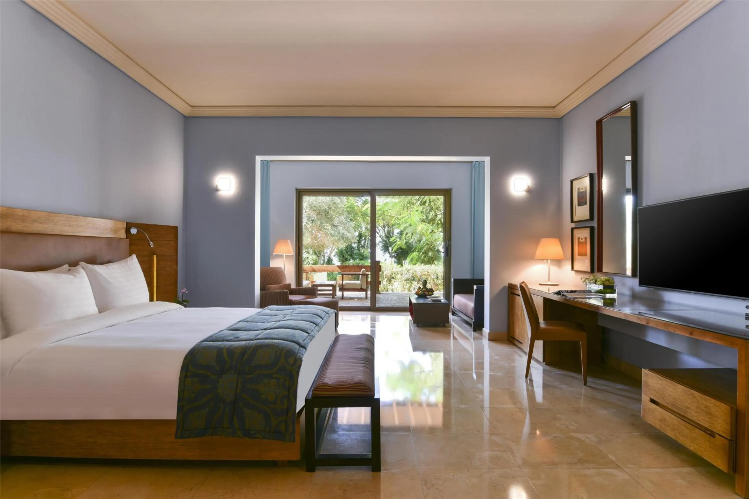 Bedroom, Bed in Kempinski Hotel Ishtar Dead Sea