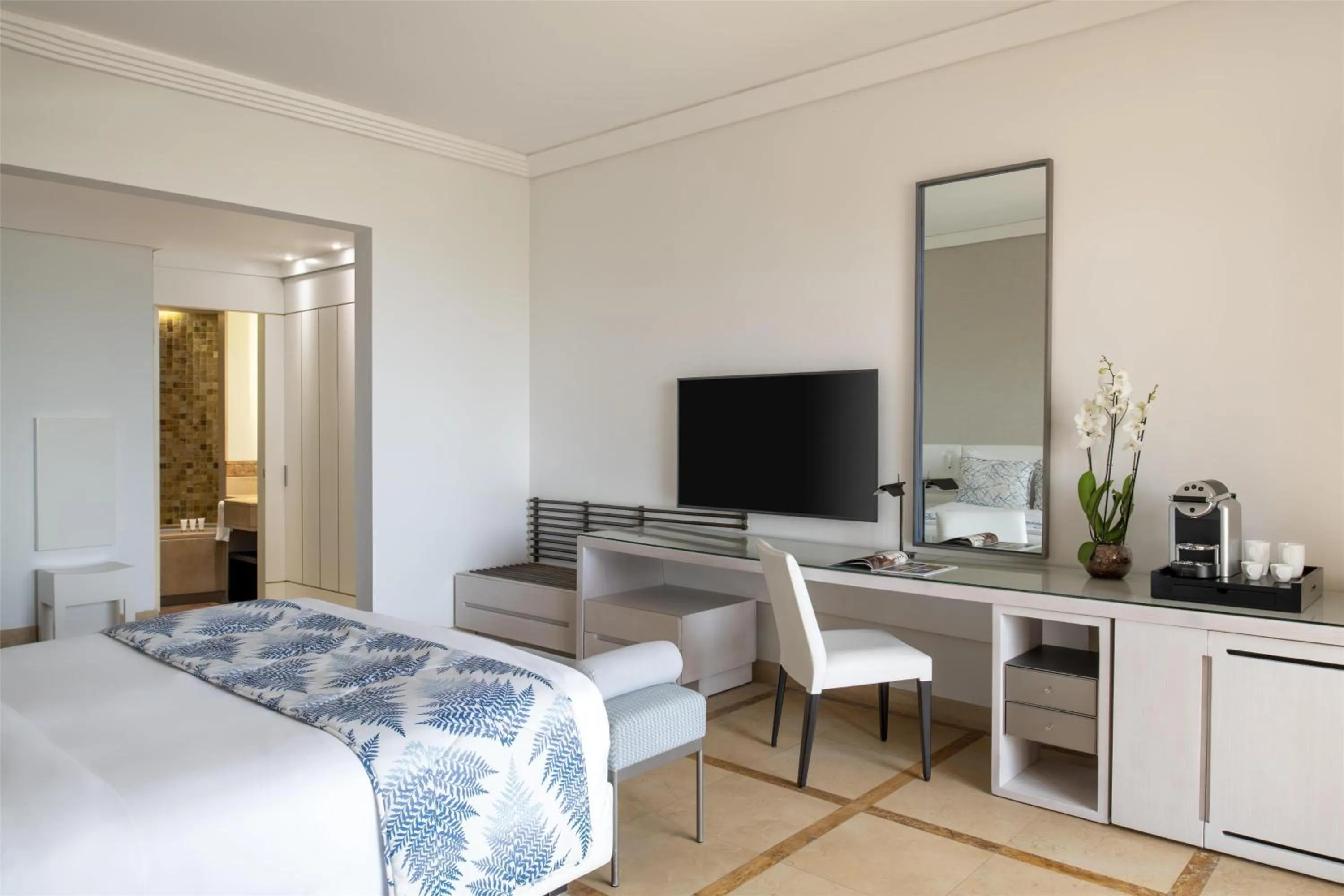 Bedroom, Bed in Kempinski Hotel Ishtar Dead Sea