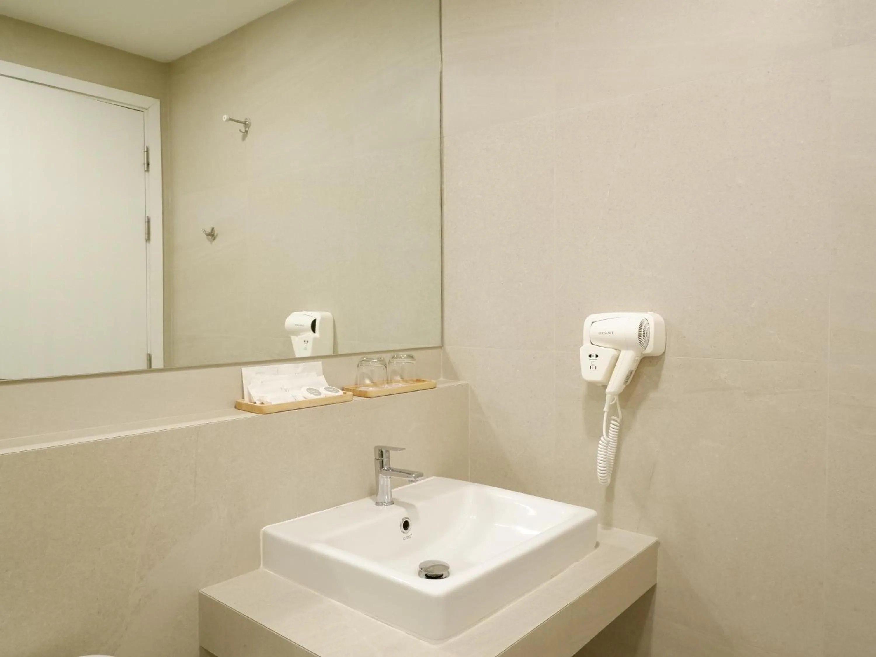 Bathroom in bliQ Hotel Chanthaburi