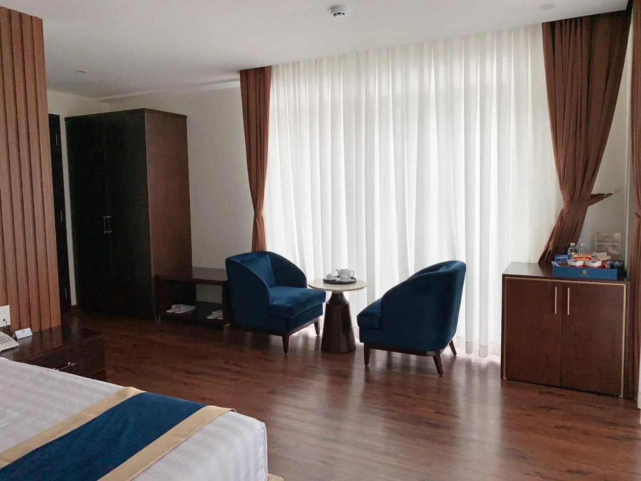 Living room, Bed in Sandals Vista Hotel