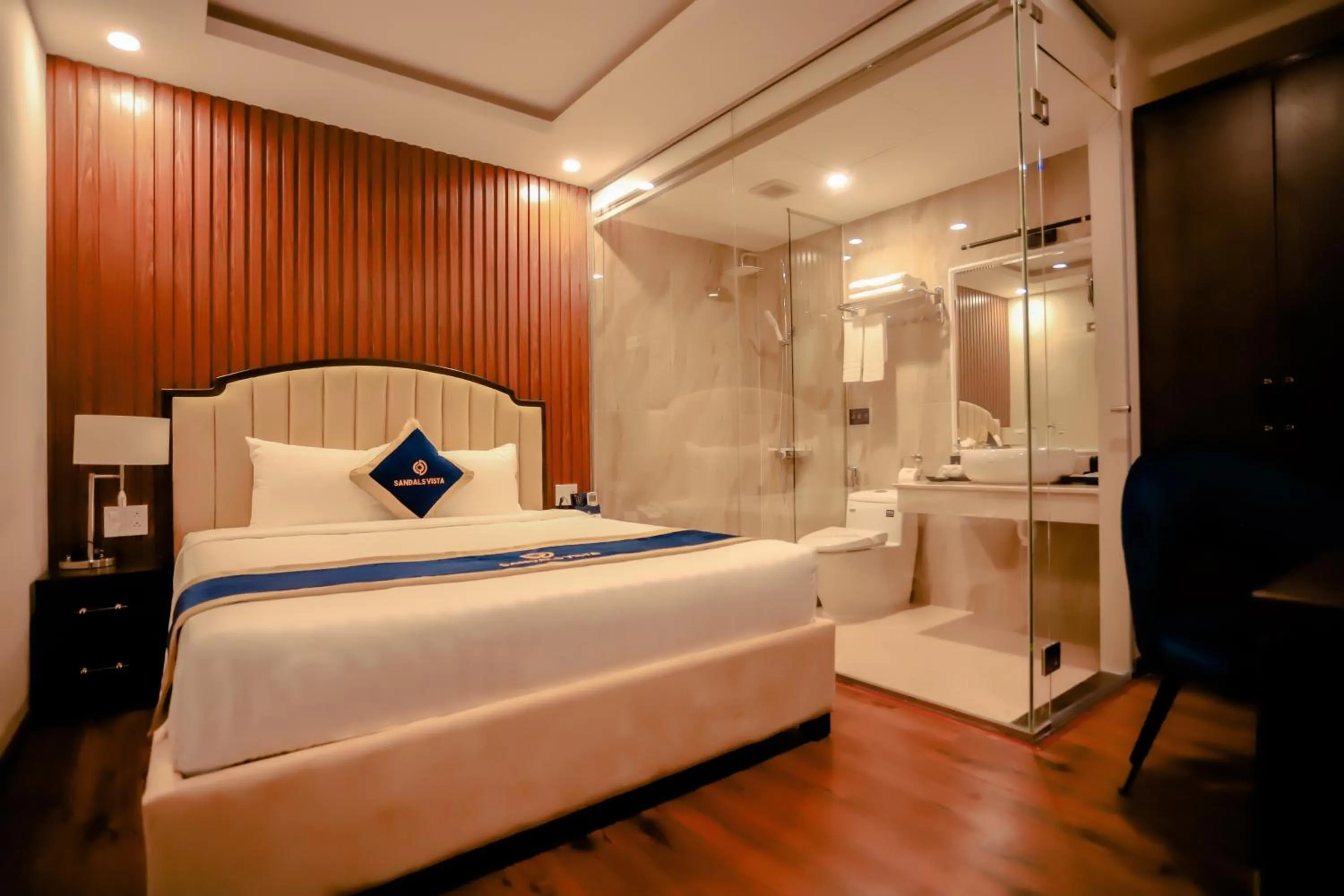 Bedroom, Bed in Sandals Vista Hotel