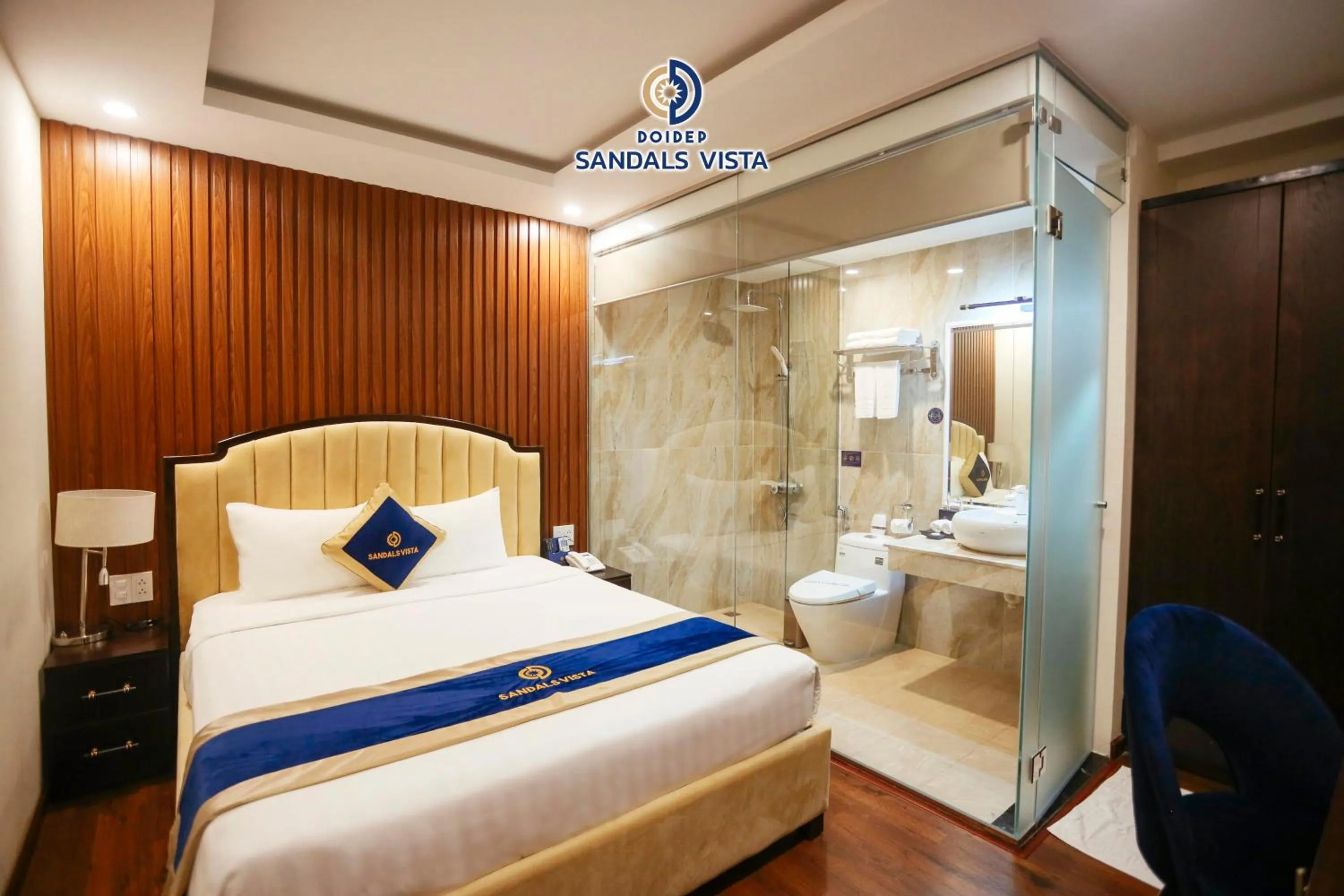 Shower, Bed in Sandals Vista Hotel