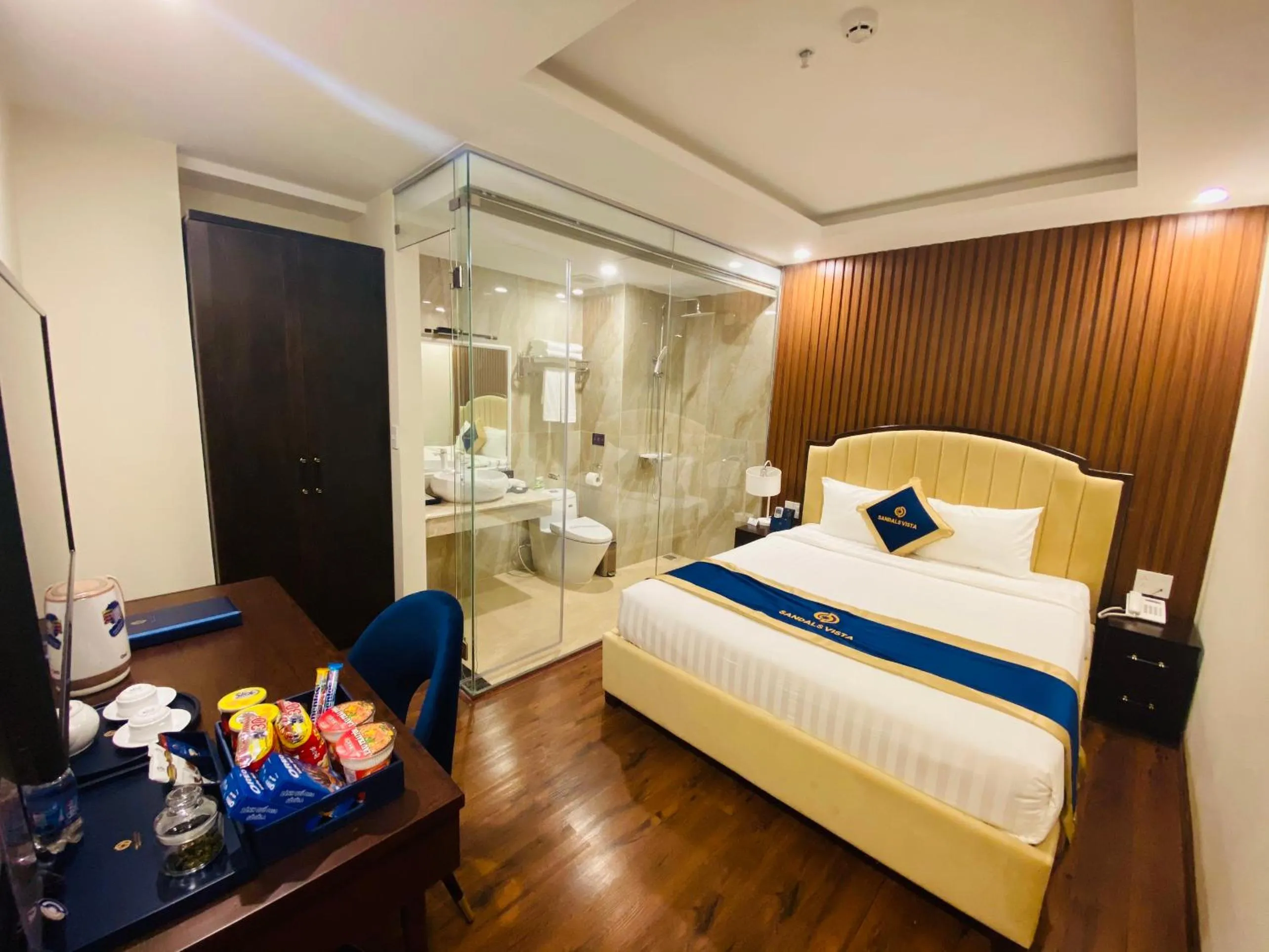 Bedroom, Bed in Sandals Vista Hotel