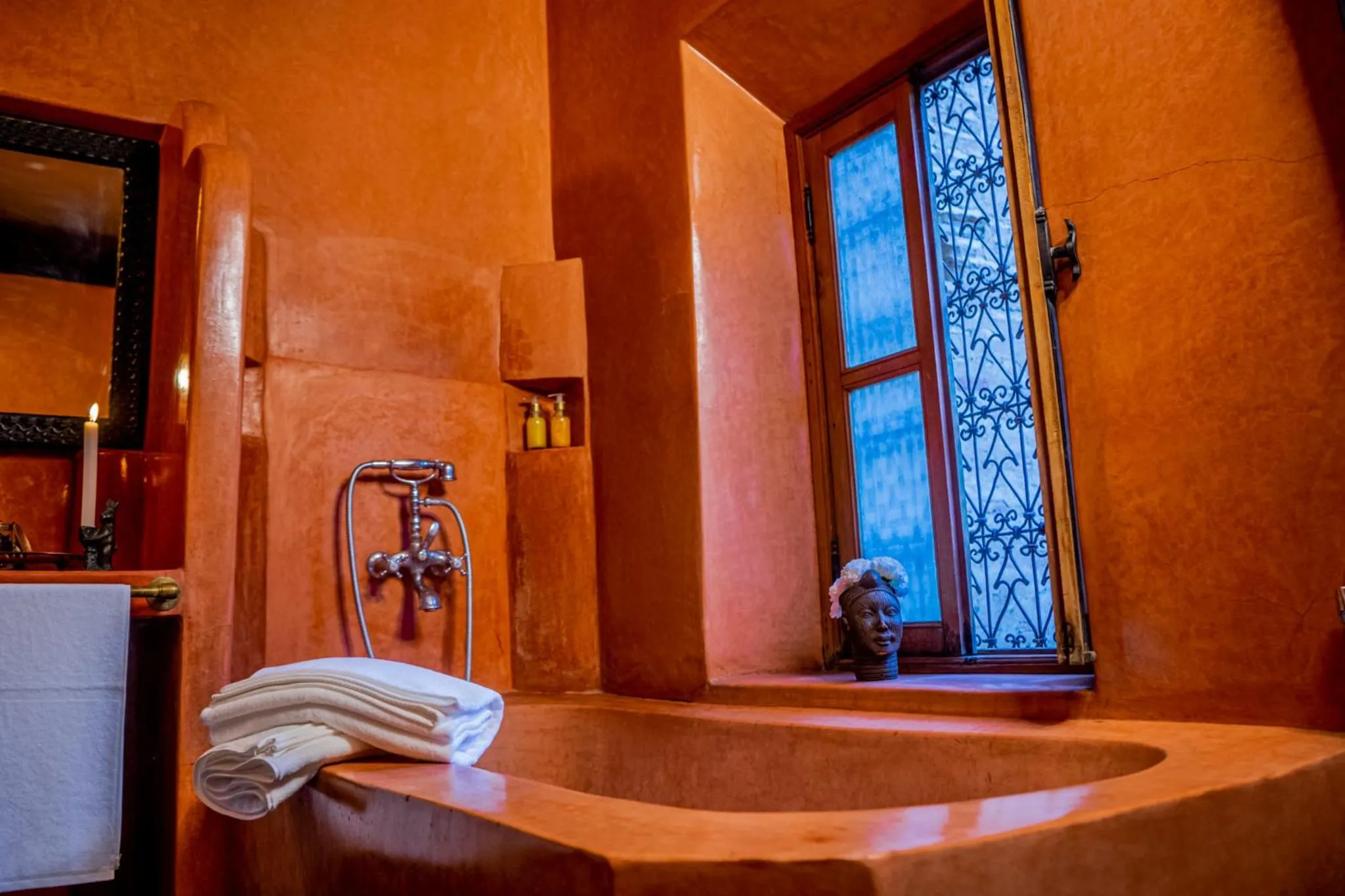 Bathroom in Riad Zarka By La Siredrah