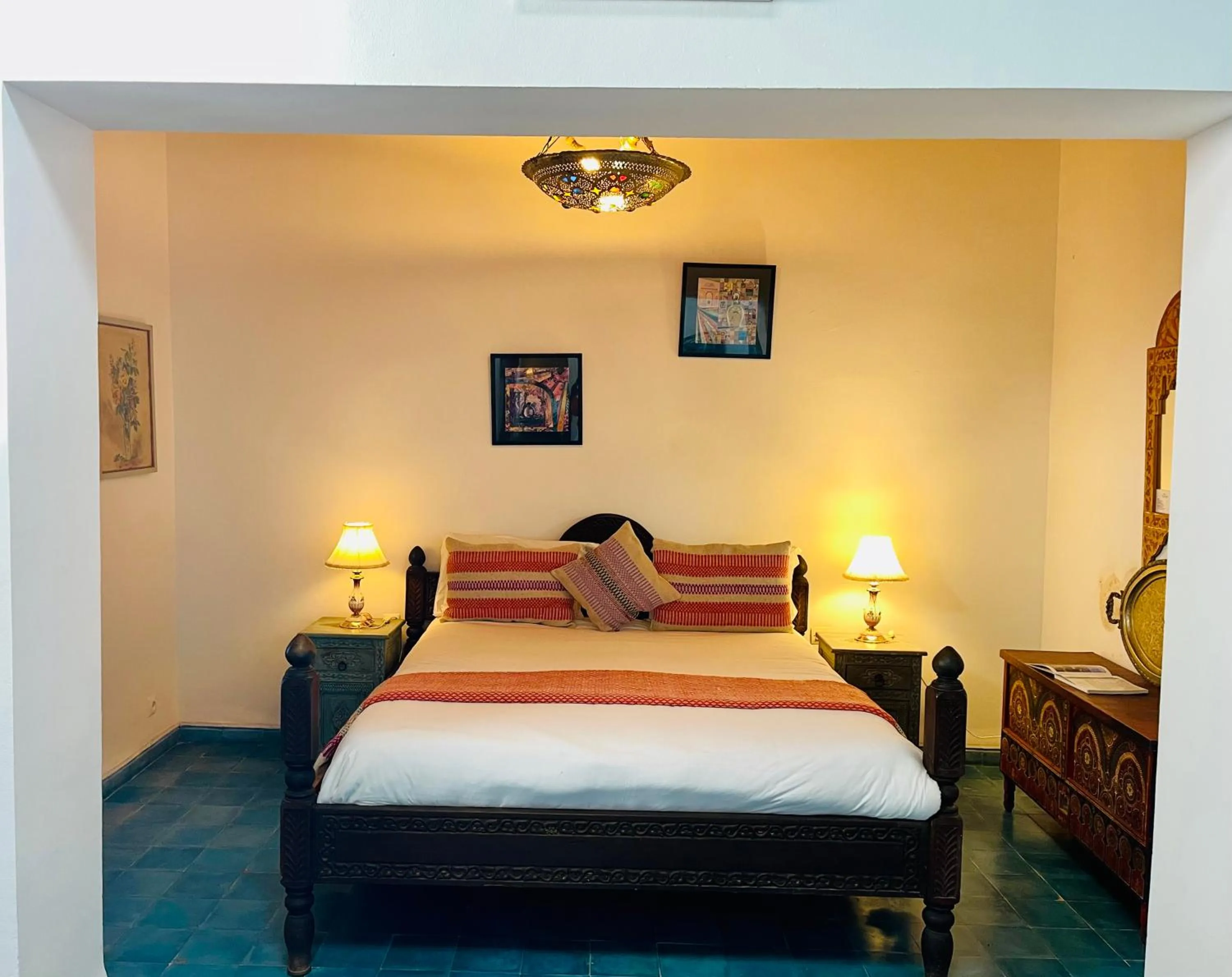 Bed in Riad Zarka By La Siredrah