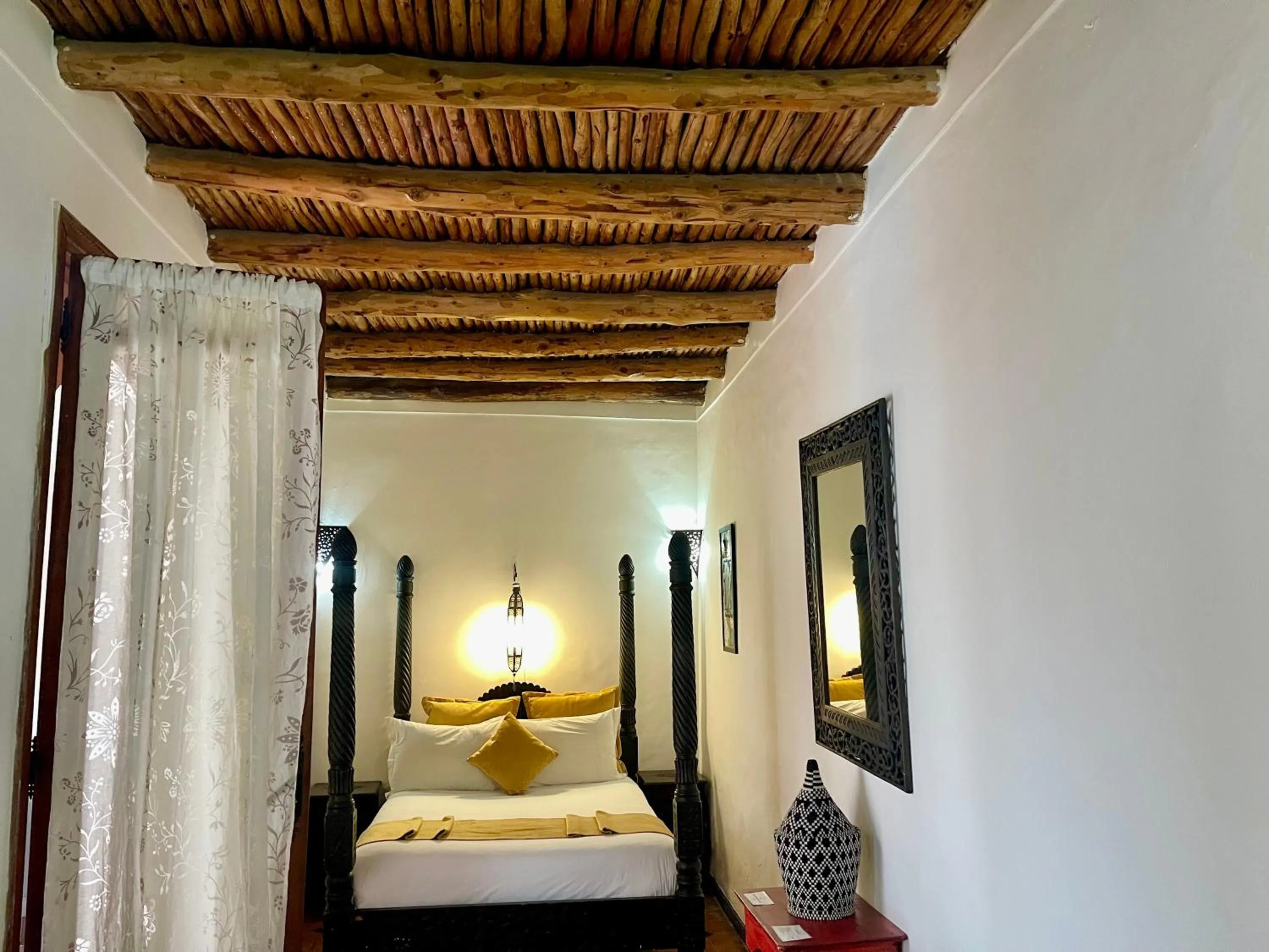Bed in Riad Zarka By La Siredrah