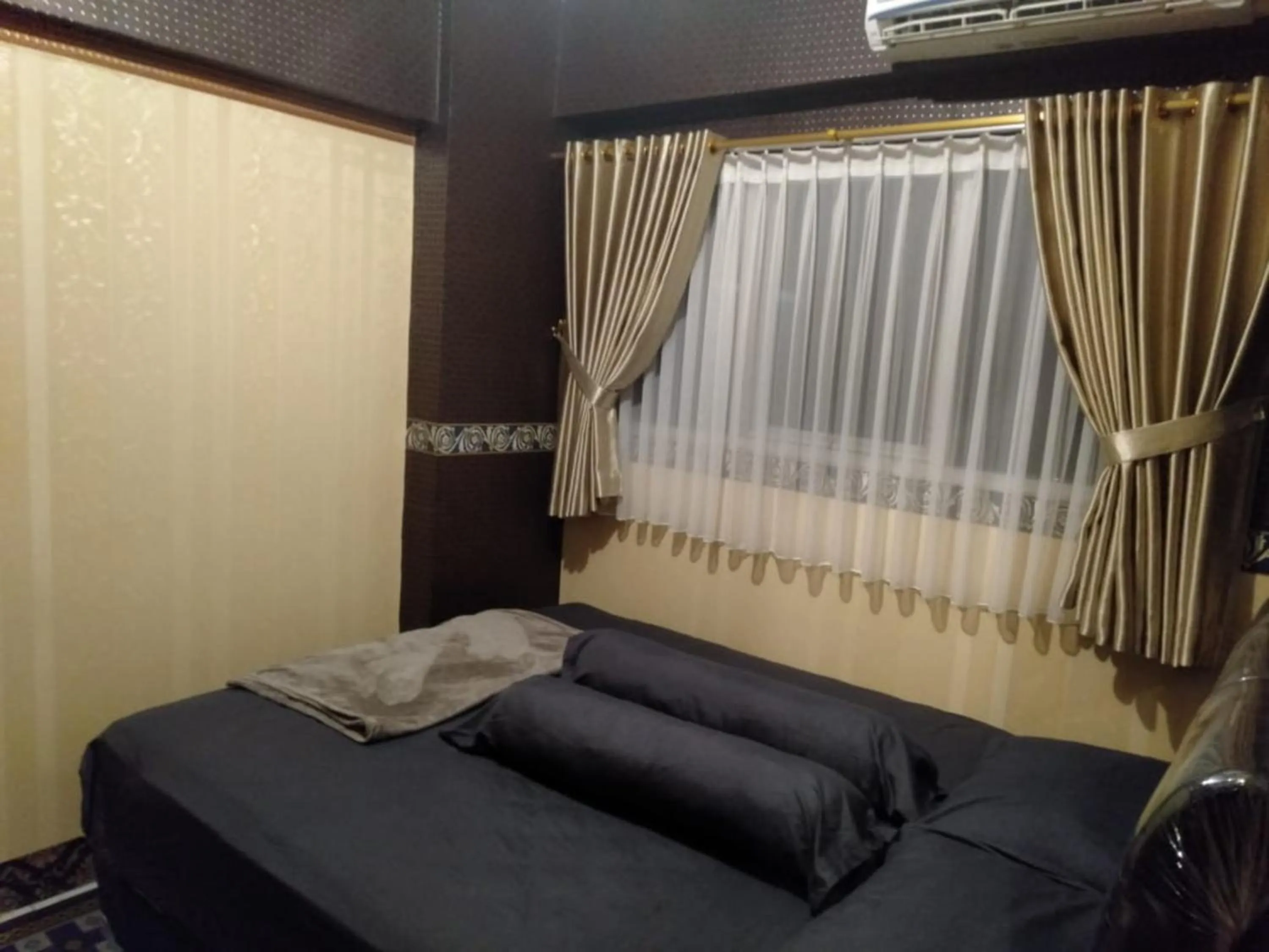Bedroom, Bed in MyStayPro Sentra Timur