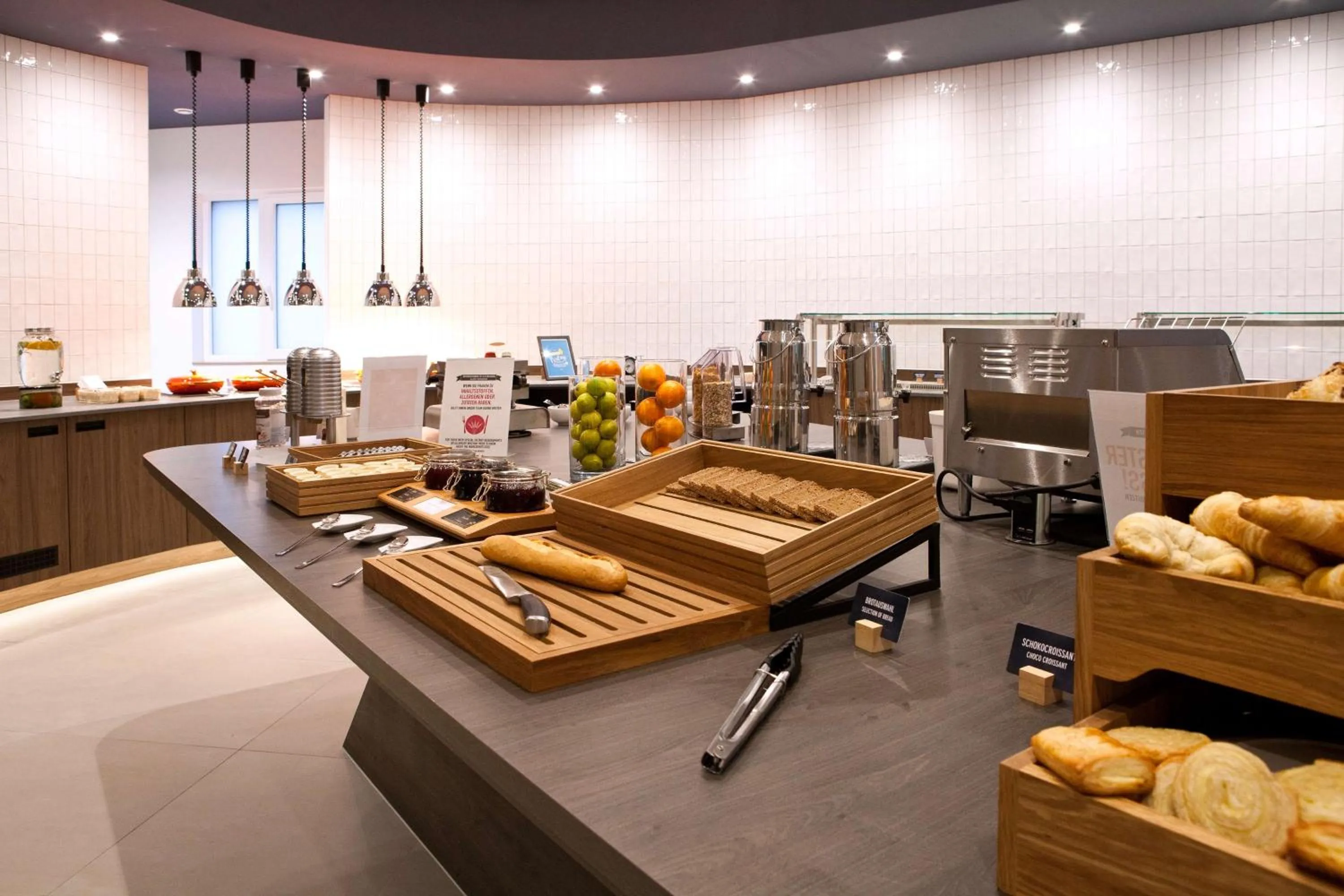 Restaurant/places to eat in Hampton by Hilton Munich Airport South