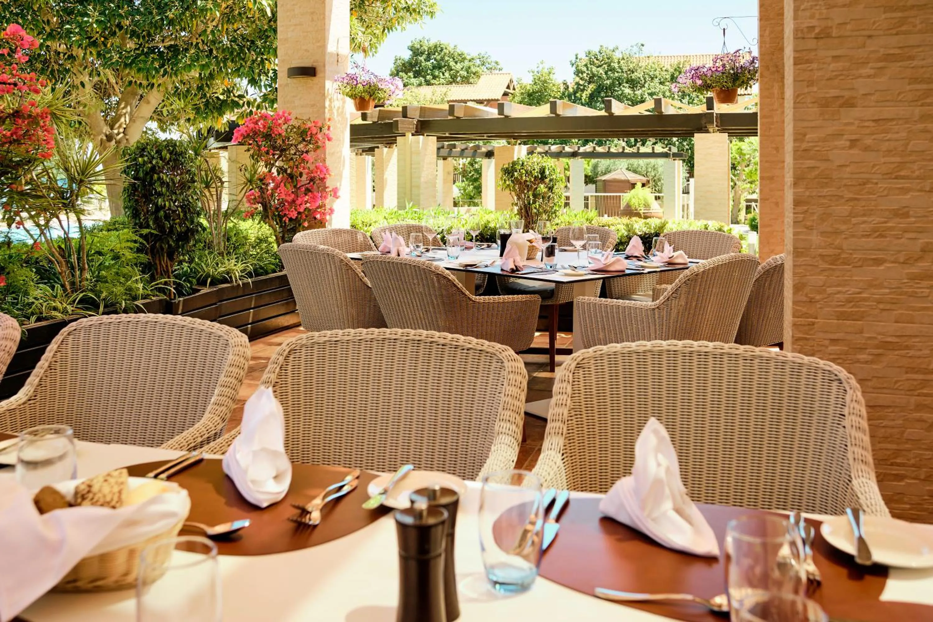 Restaurant/places to eat in ROBINSON Cyprus