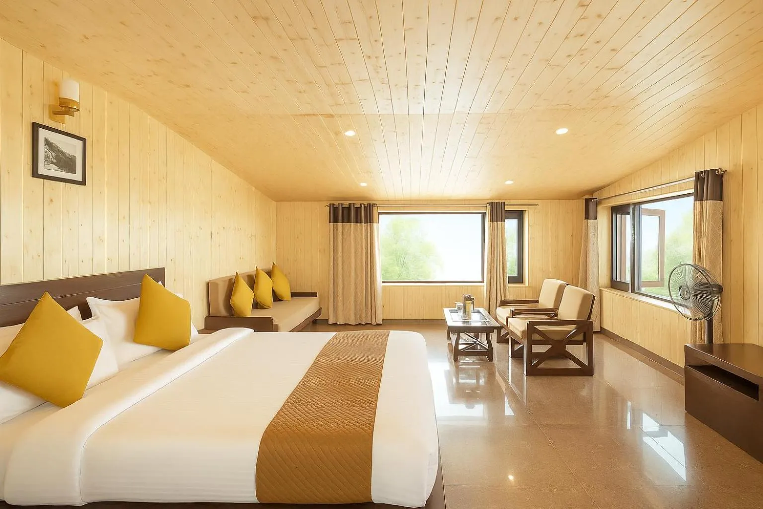 Bed in Hotel Sunny Cot - Free Mall Shuttle and Parking