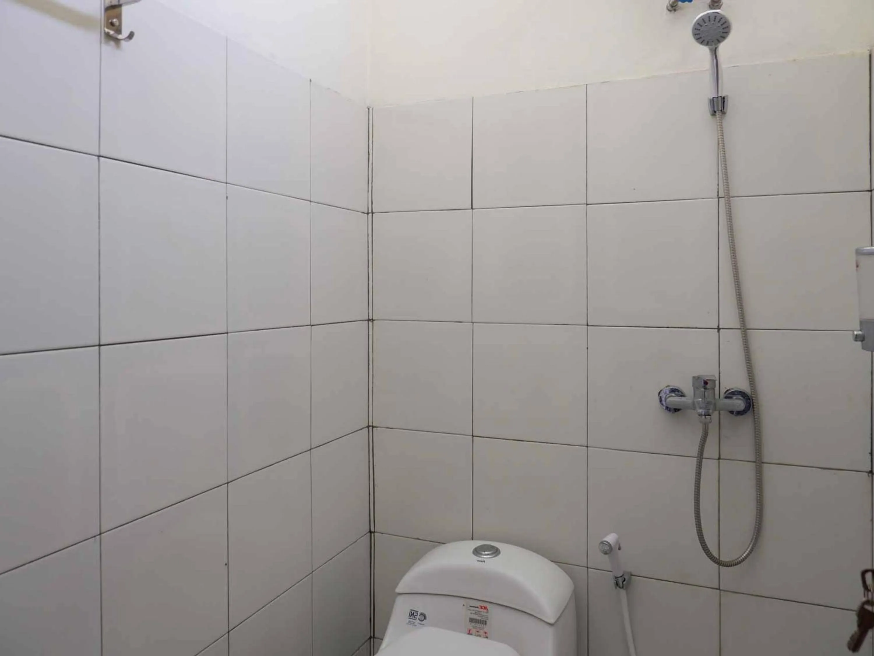 Bathroom in RedDoorz near RSUD Nganjuk