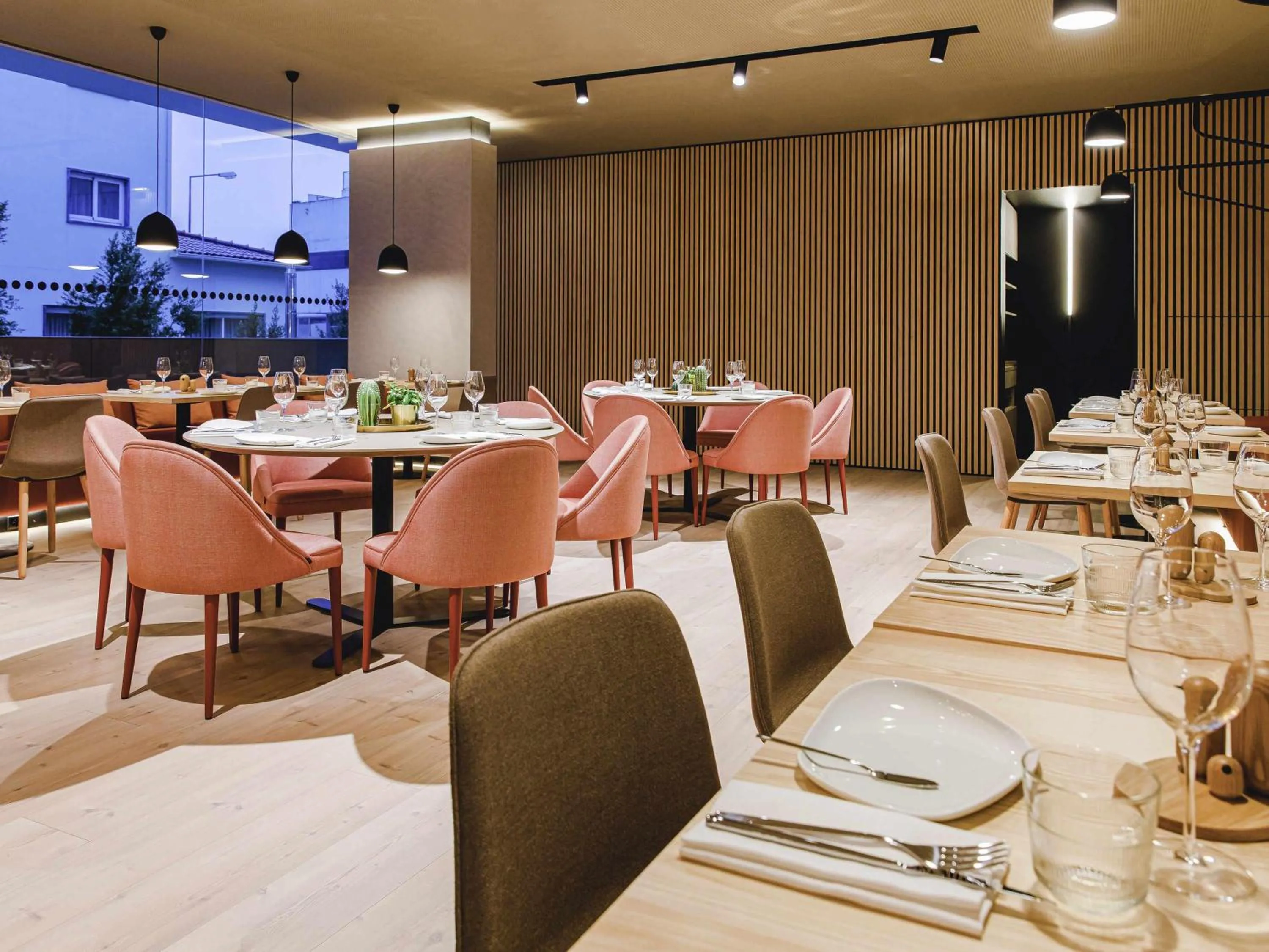 Restaurant/places to eat in Mercure Fátima