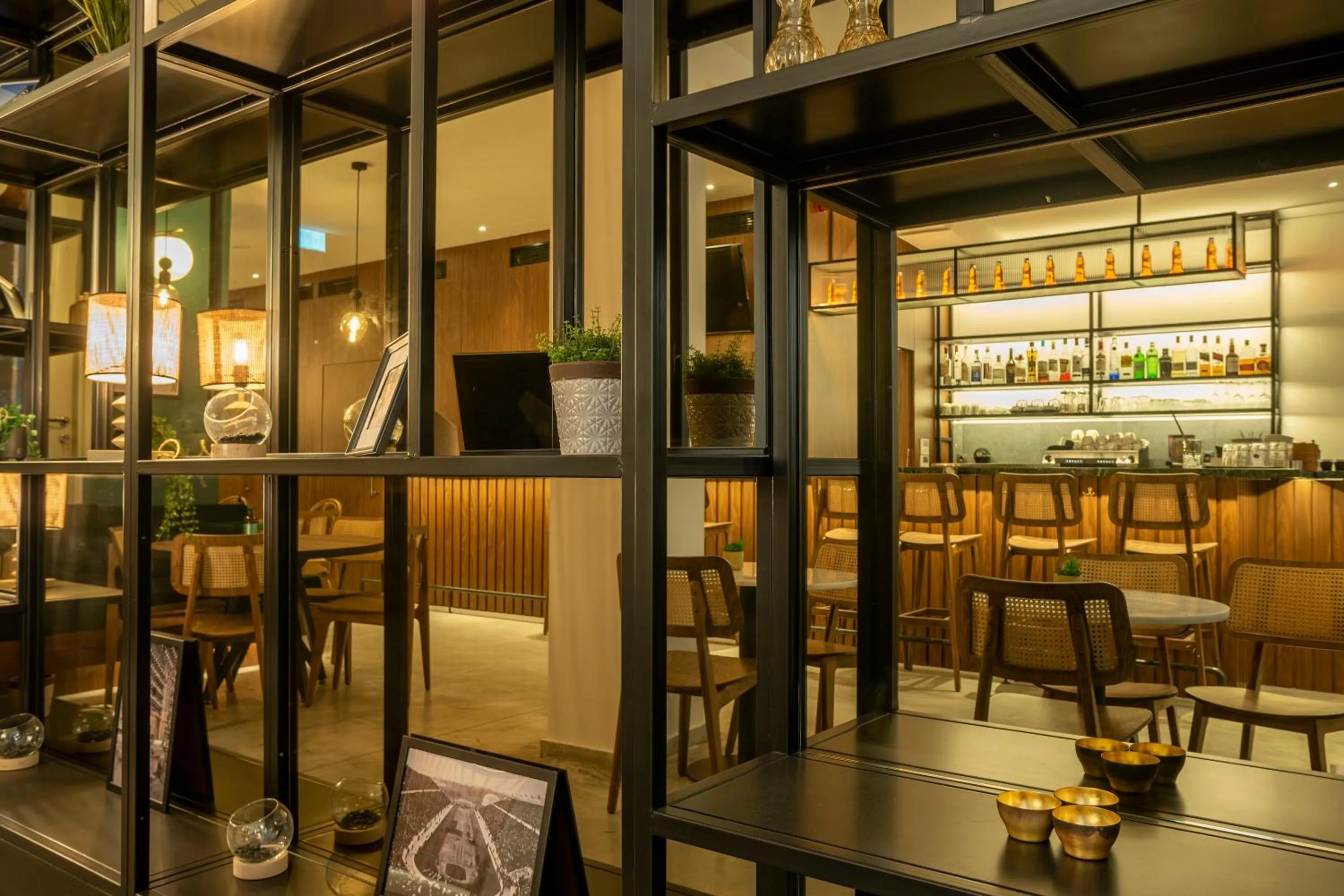 Restaurant/places to eat in Metis Urbane Living Spaces