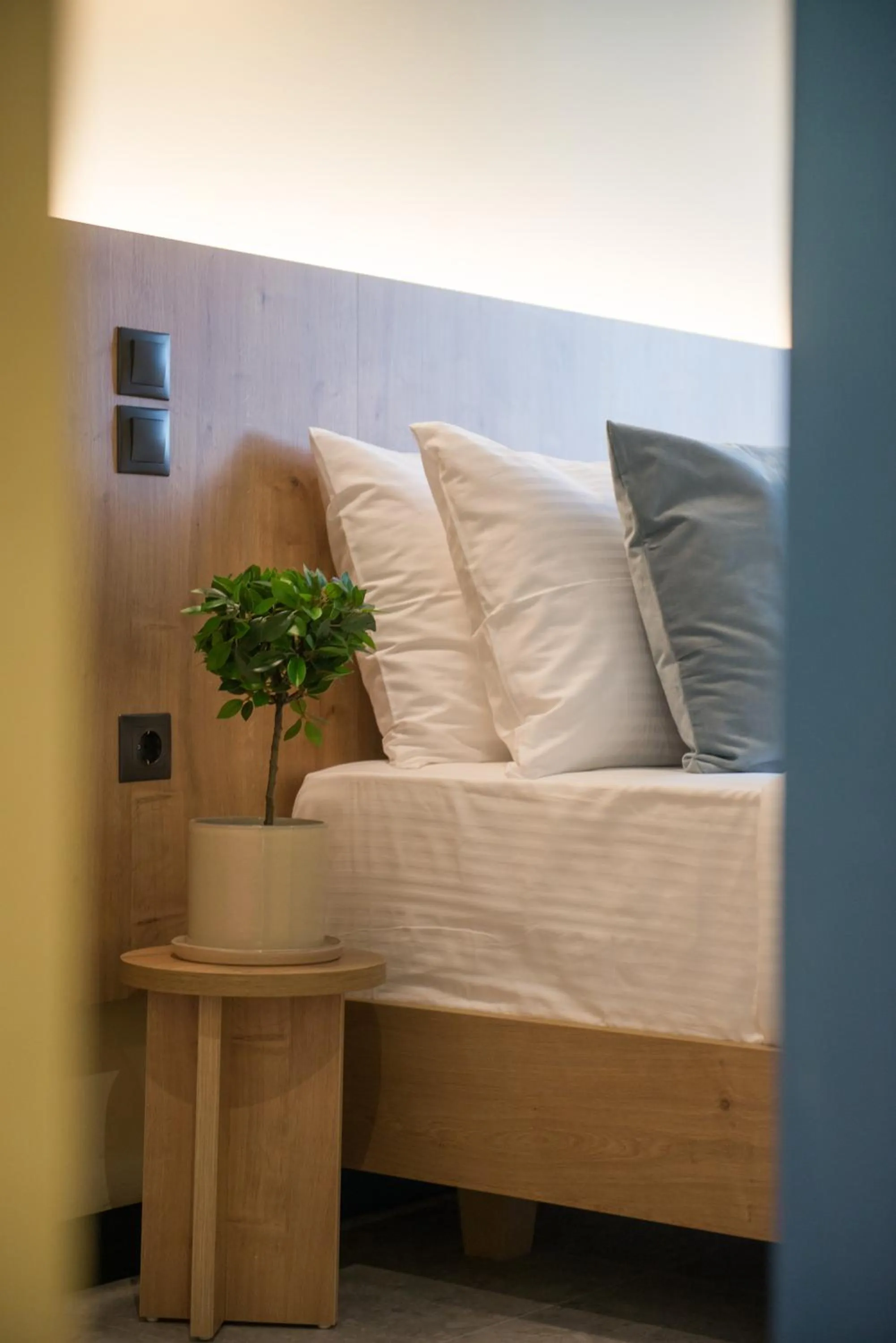 Decorative detail, Bed in Metis Urbane Living Spaces