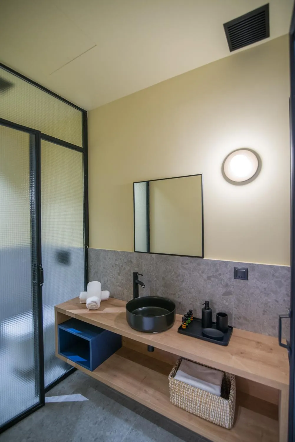 Bathroom in Metis Urbane Living Spaces