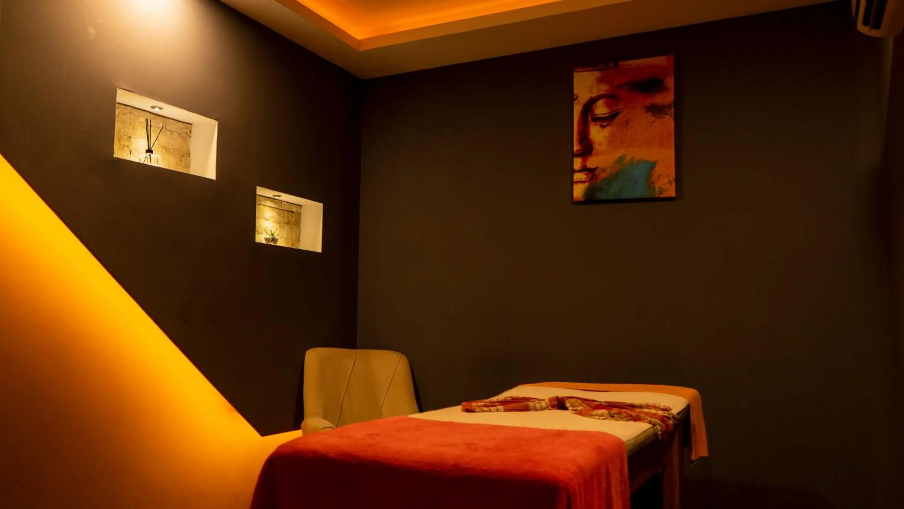 Massage in MOX Hotel Wellness & Spa