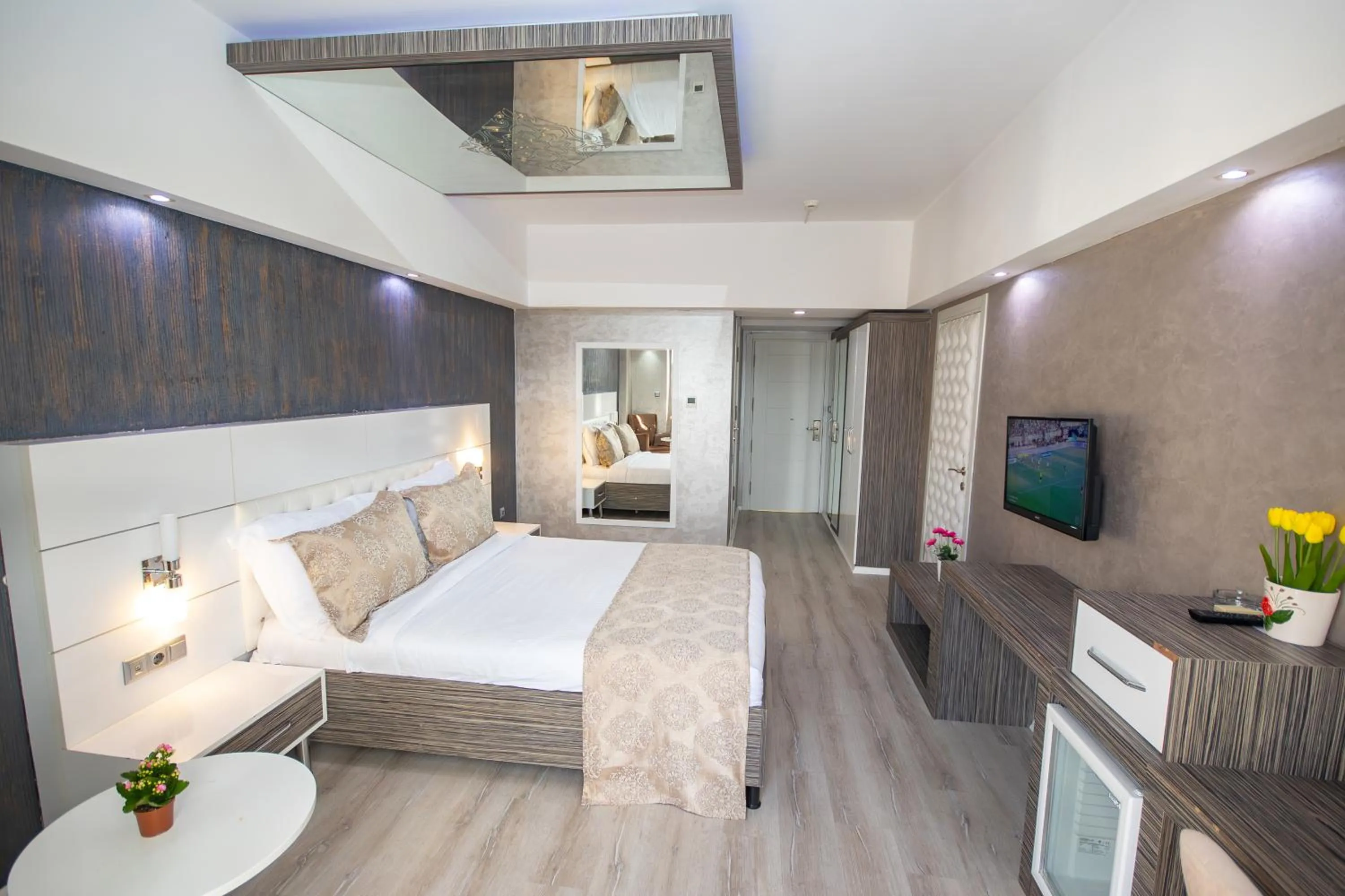 Bedroom, Bed in MOX Hotel Wellness & Spa