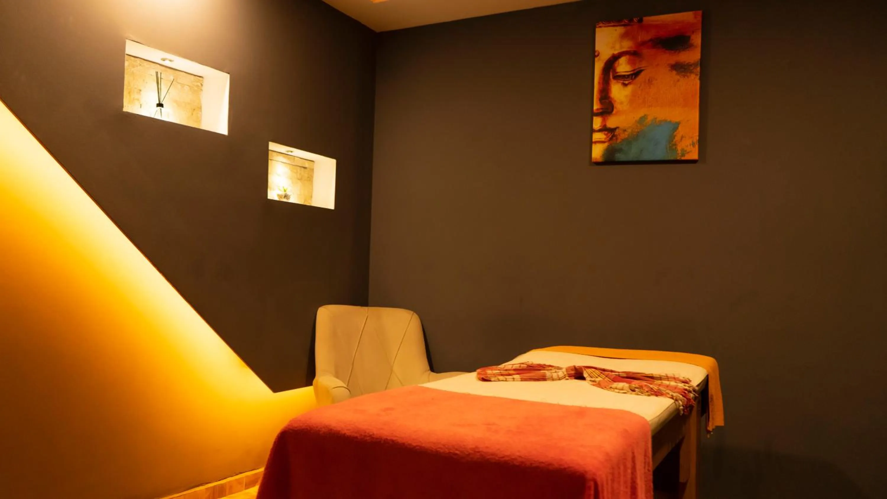 Massage in MOX Hotel Wellness & Spa