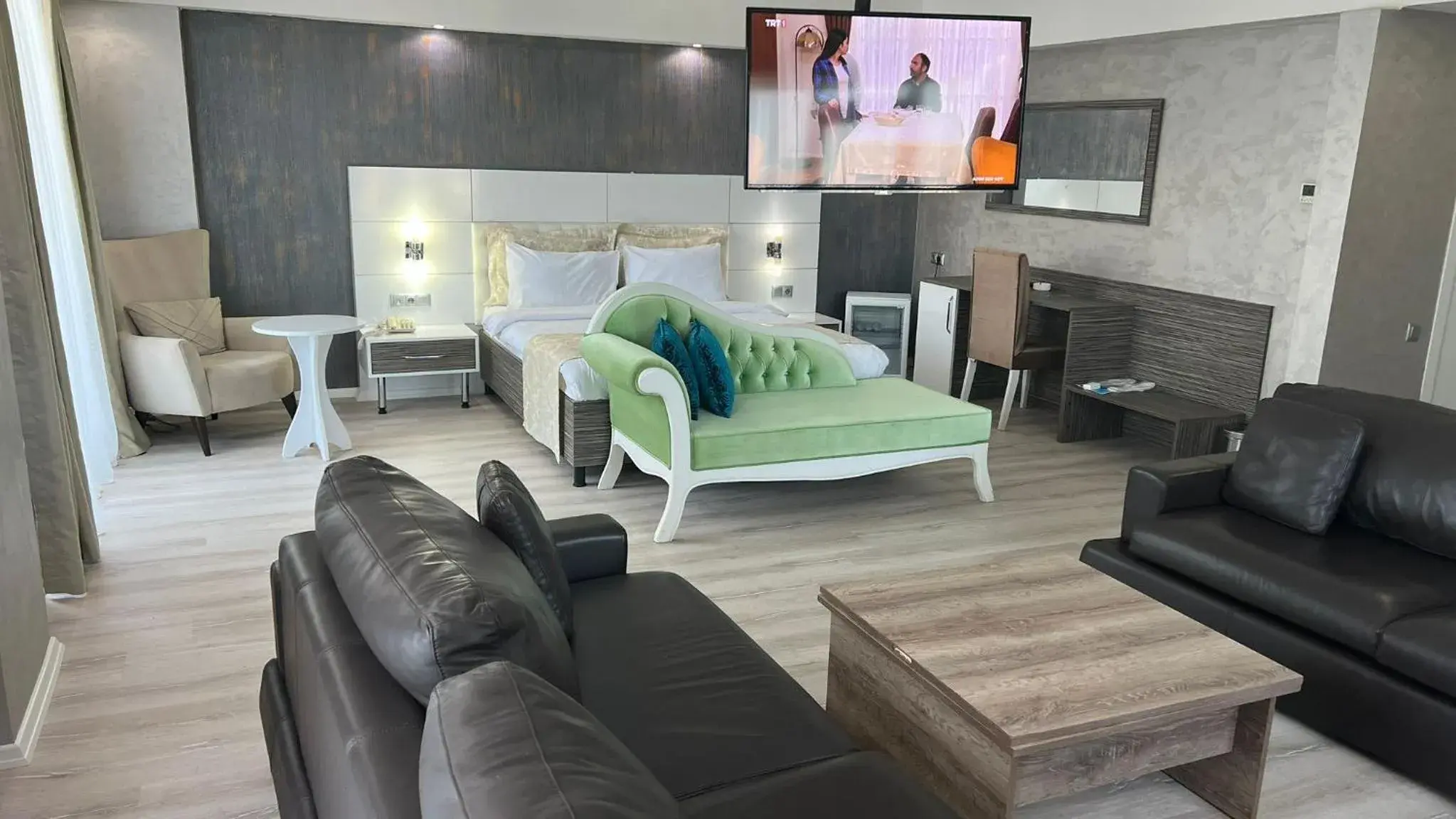 Suite with Balcony in MOX Hotel Wellness & Spa Suite with Balcony in MOX Hotel Wellness & Spa