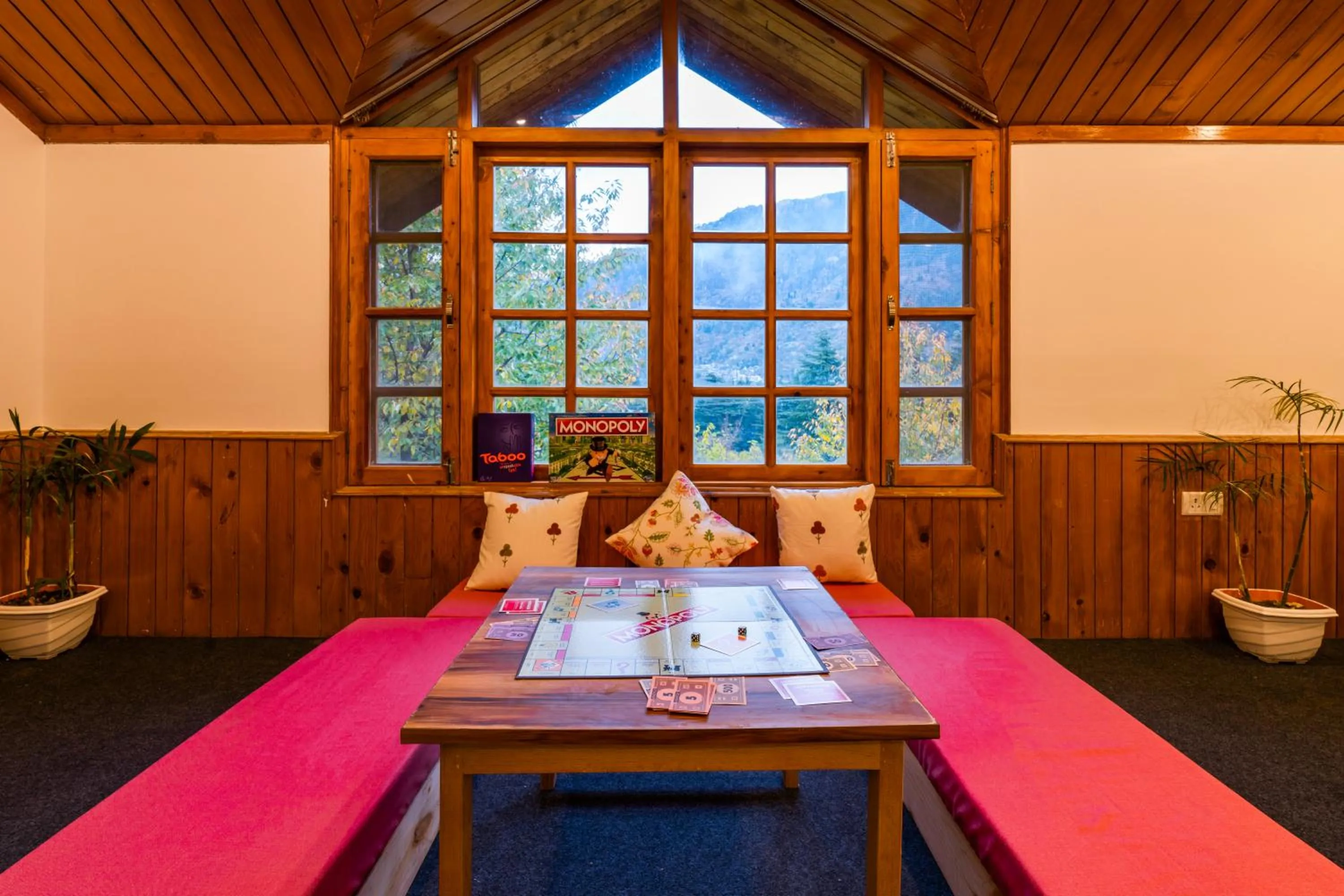 Game Room in Zen Manali by Keekoo Stays