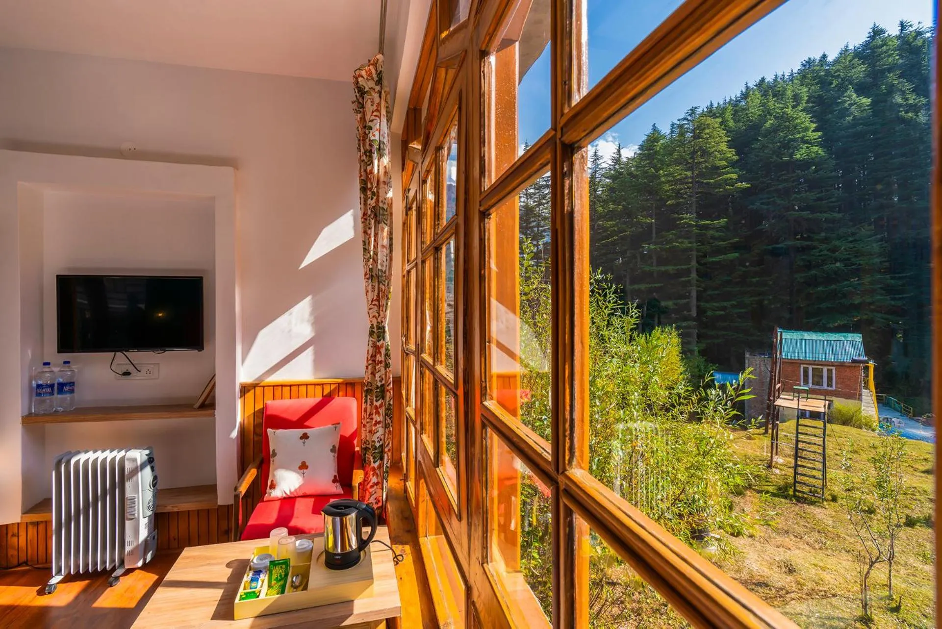 Garden view in Zen Manali by Keekoo Stays