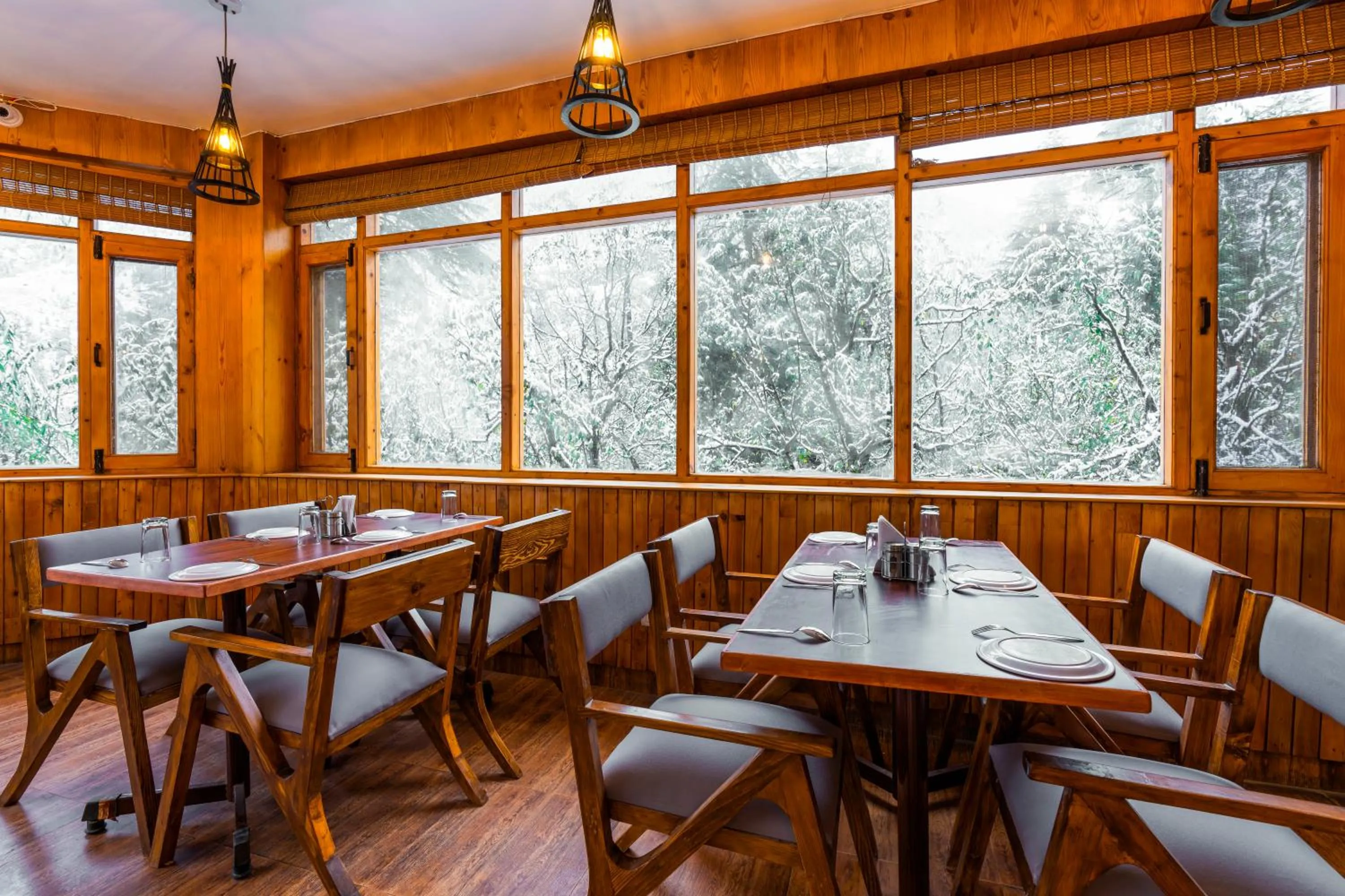 Restaurant/places to eat in Zen Manali by Keekoo Stays