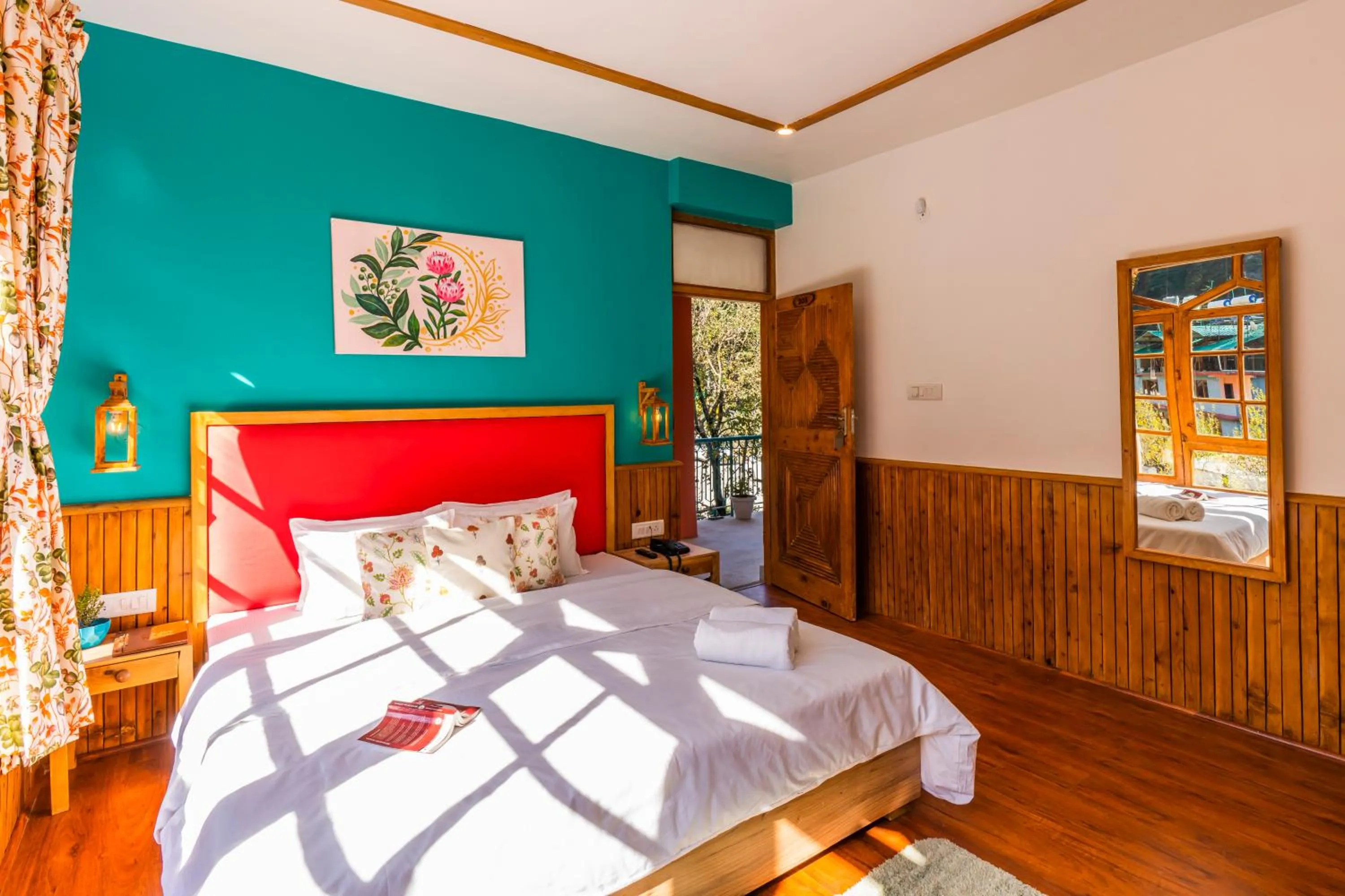 Photo of the whole room, Bed in Zen Manali by Keekoo Stays