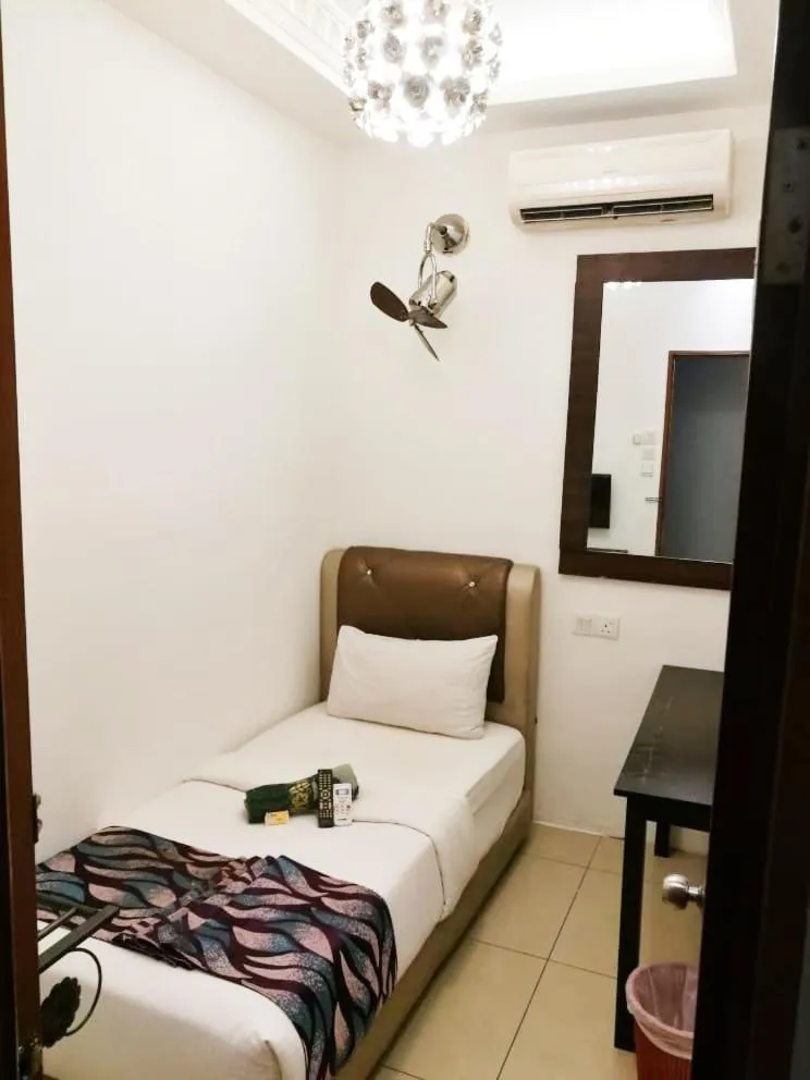 Bed in Ghazrins Garuda JB