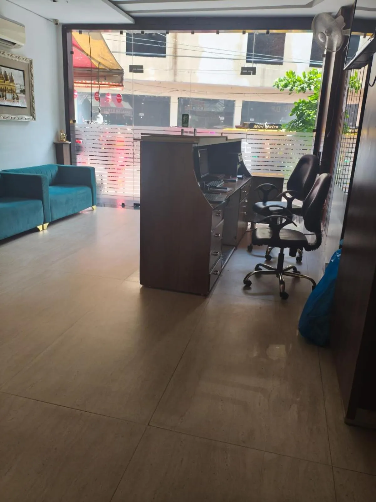 Lobby or reception in Luxe Stayz Avi Inn