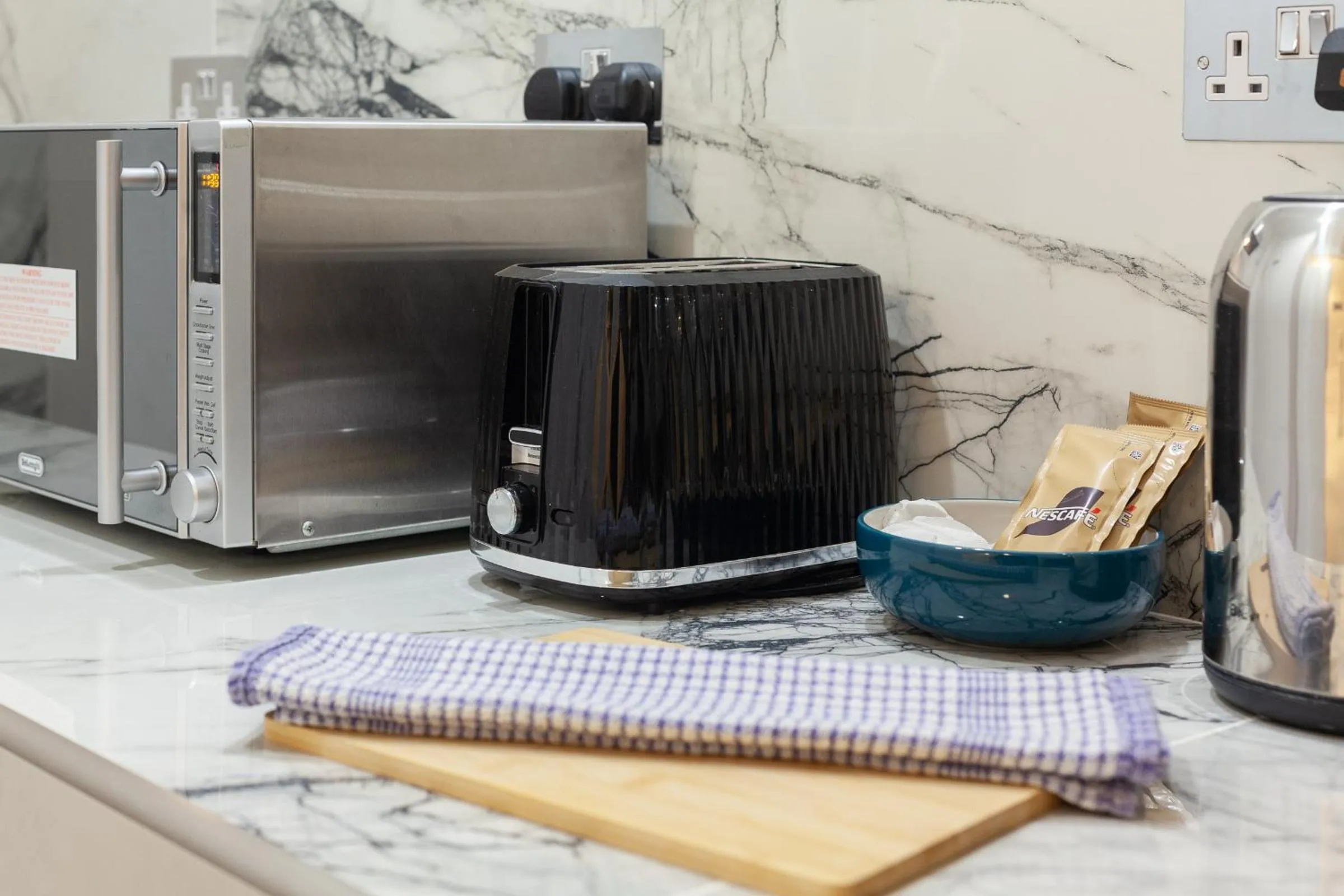 Coffee/tea facilities in Argyle Apart Hotel