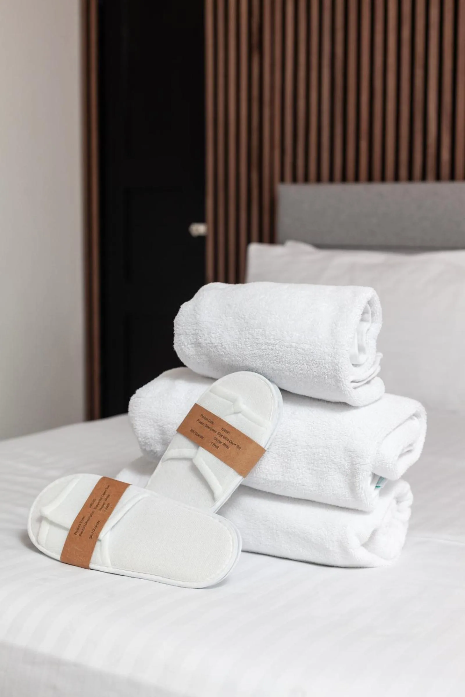 towels, Bed in Argyle Apart Hotel