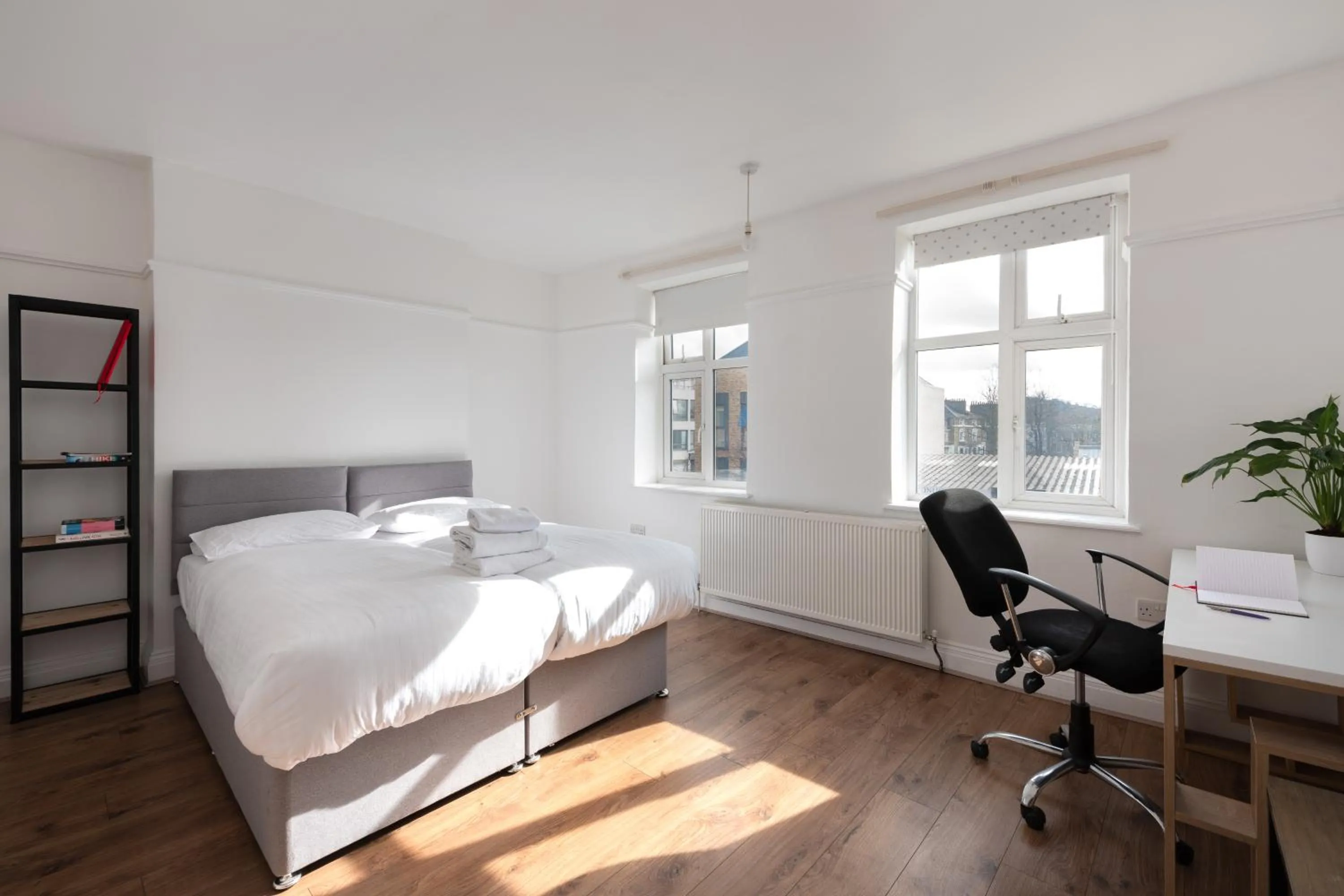 Bedroom, Bed in Argyle Apart Hotel