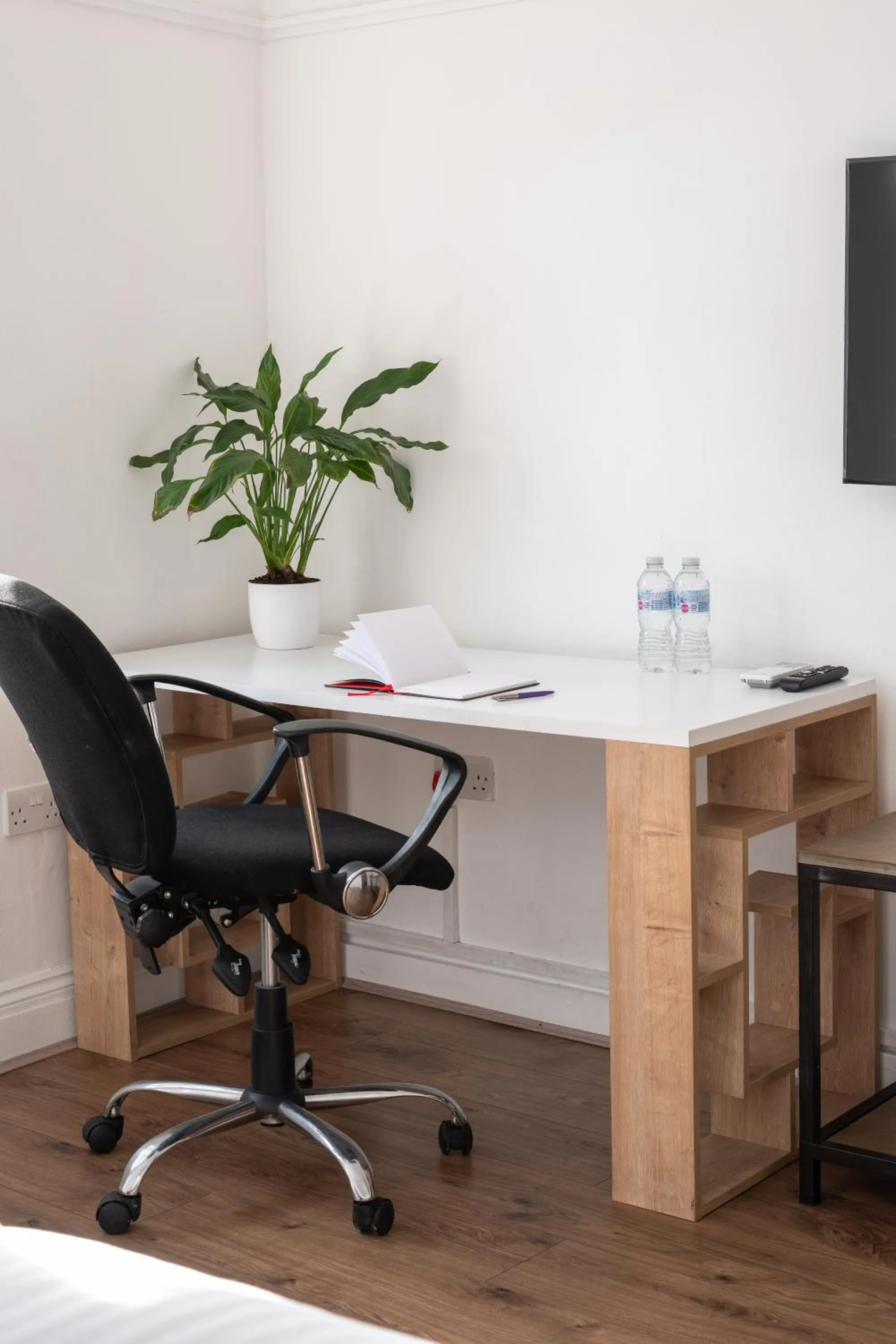Bedroom in Argyle Apart Hotel