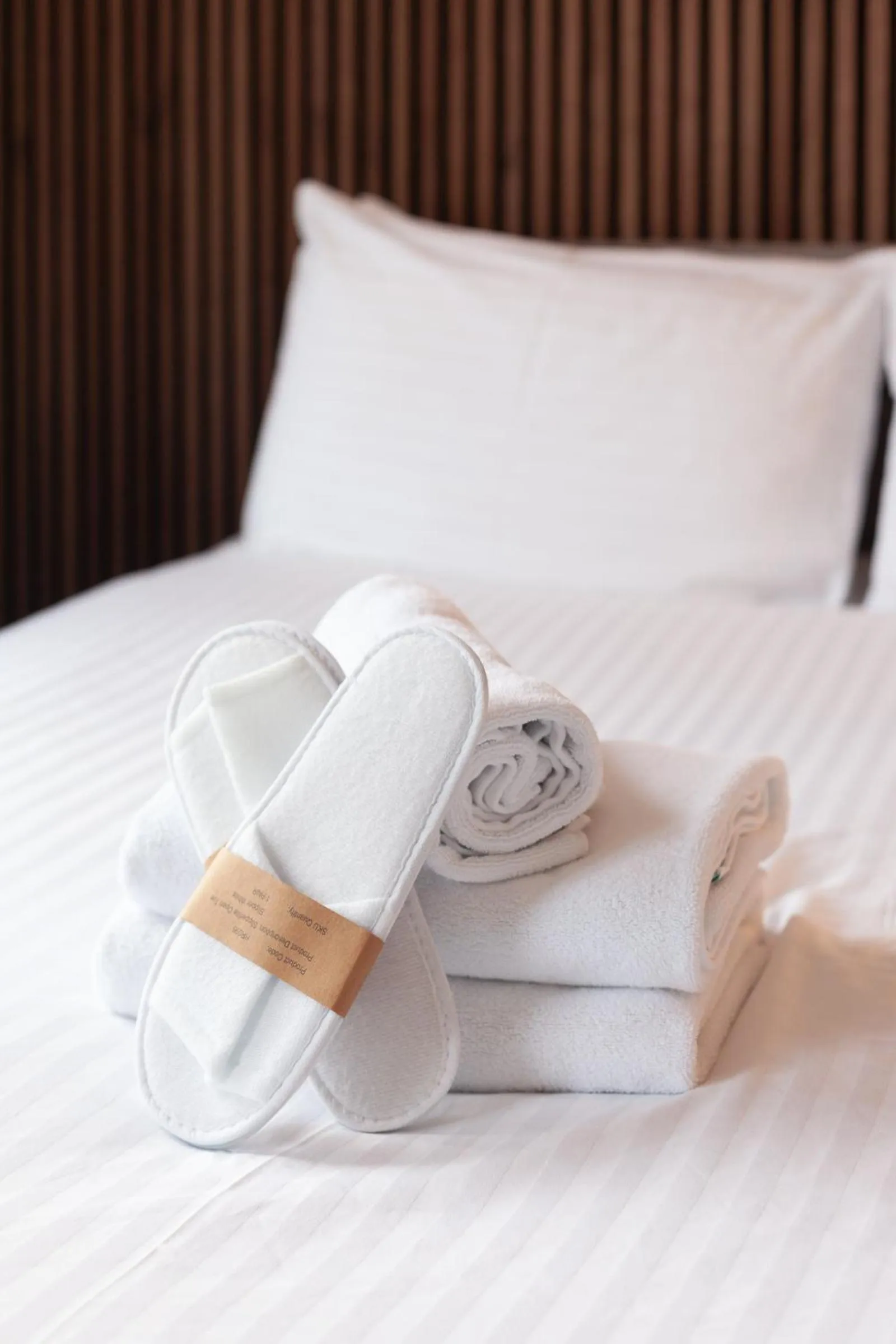 towels, Bed in Argyle Apart Hotel