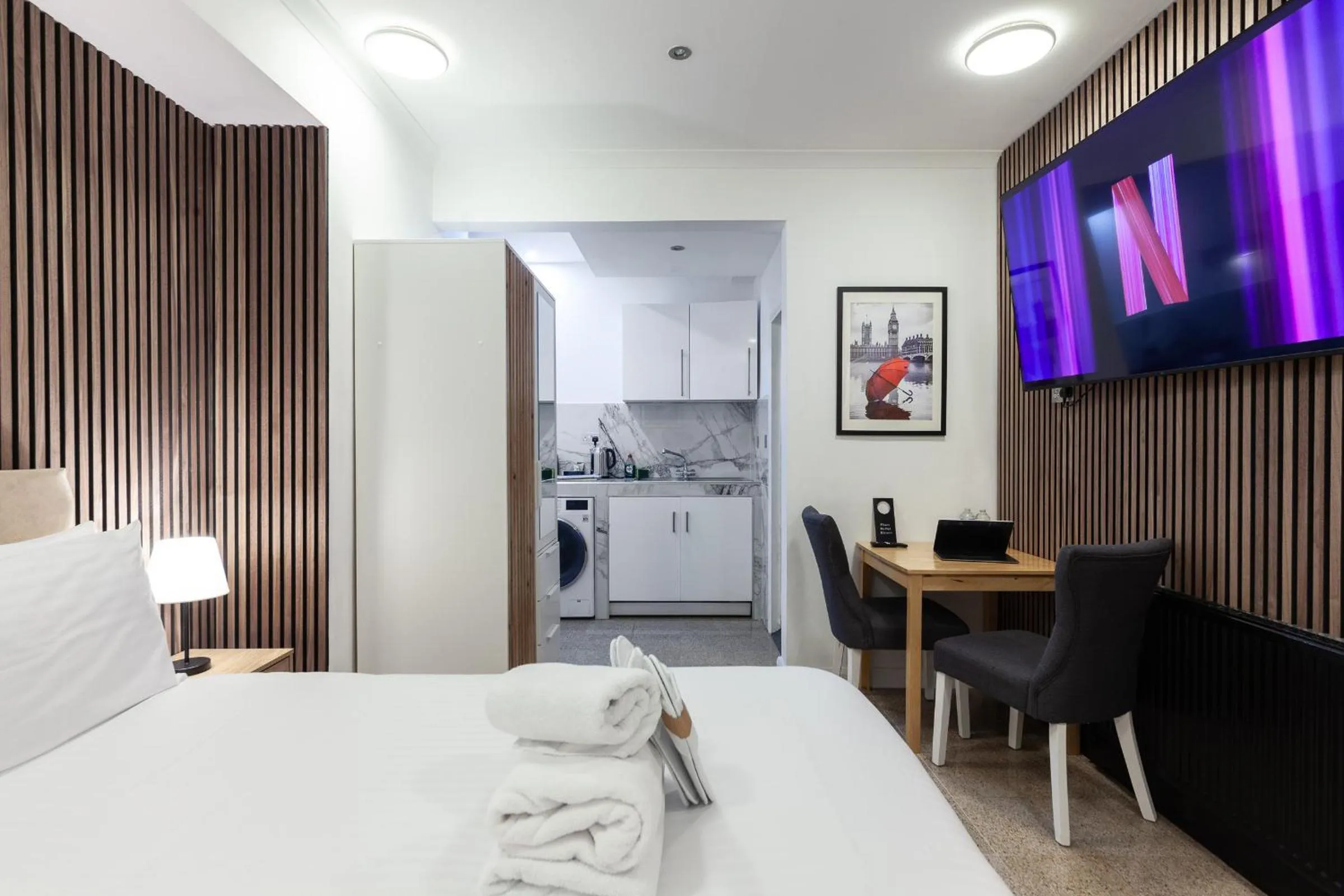 Bedroom, Bed in Argyle Apart Hotel