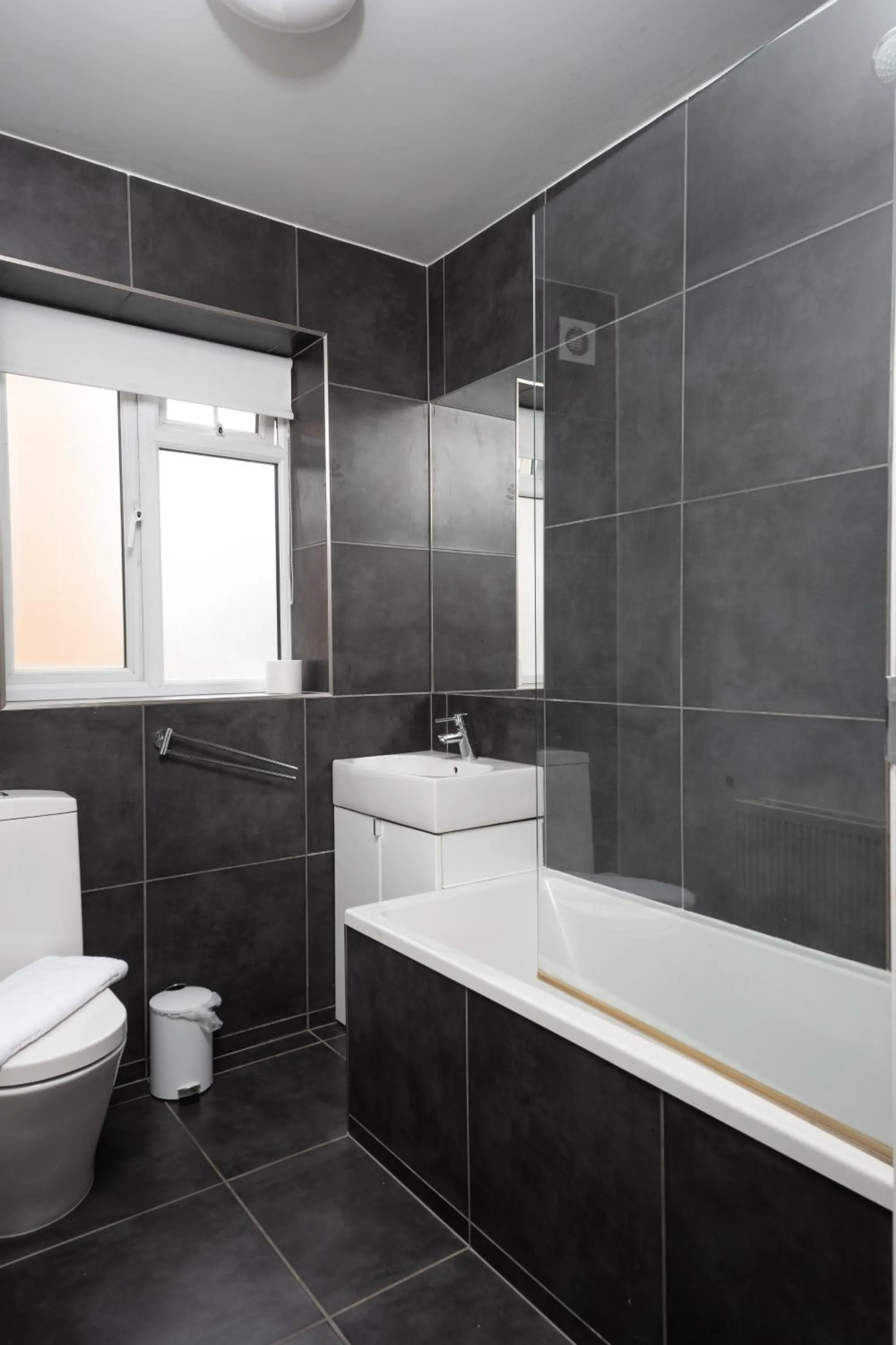 Bathroom in Argyle Apart Hotel