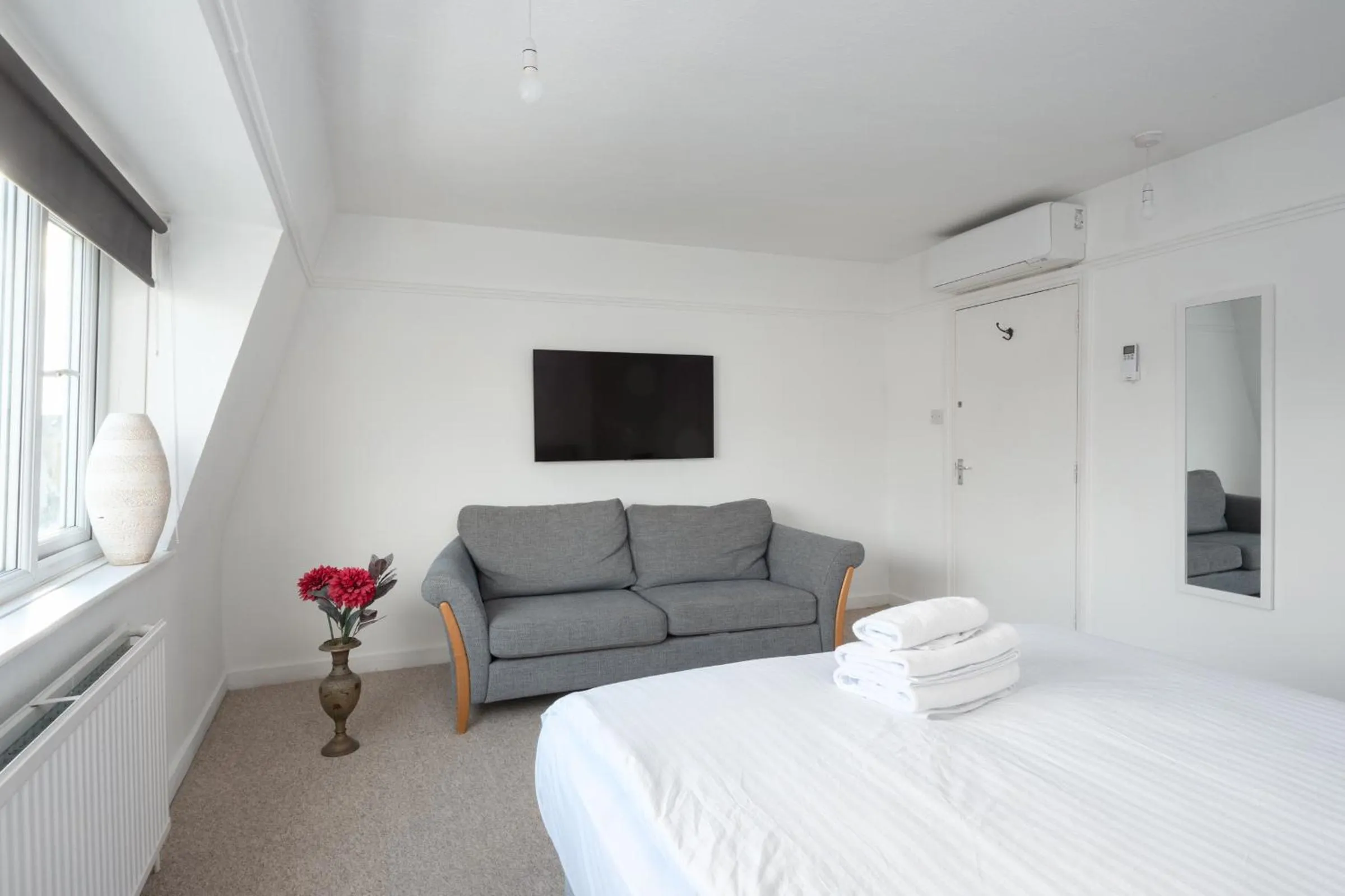 Bedroom, Bed in Argyle Apart Hotel