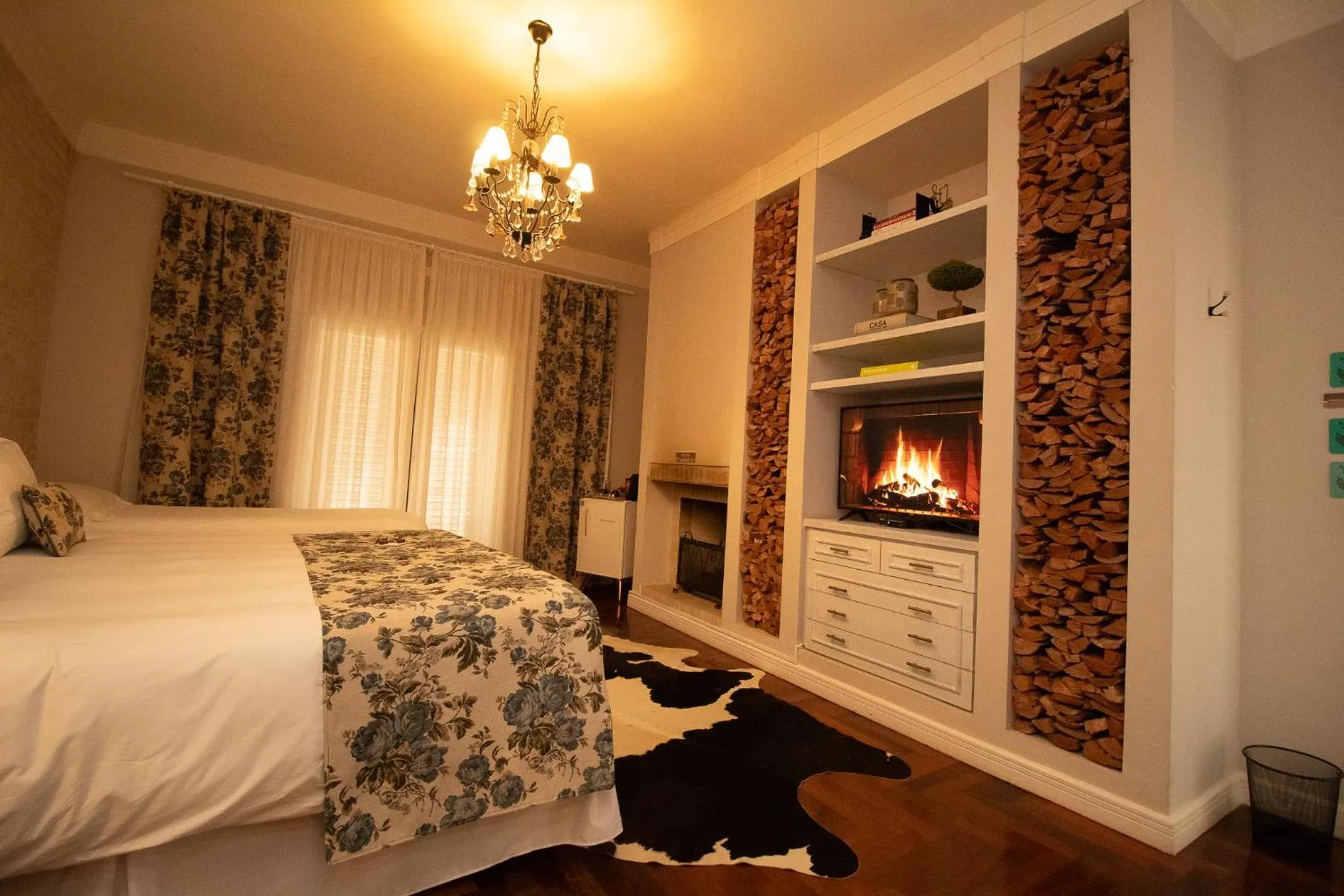 fireplace, Bed in Secreto Boutique Hotel