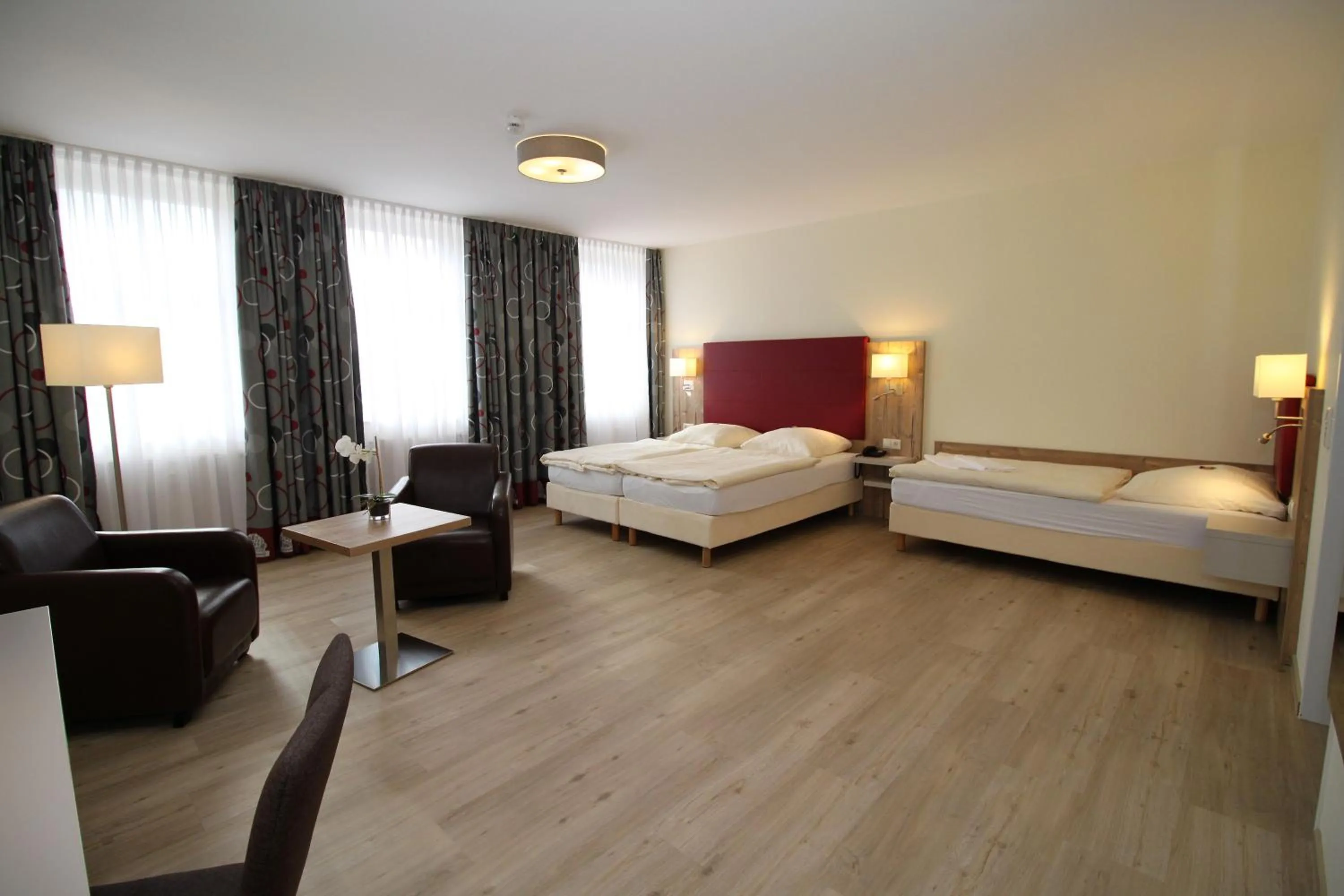 Photo of the whole room, Bed in Hotel am Pferdemarkt