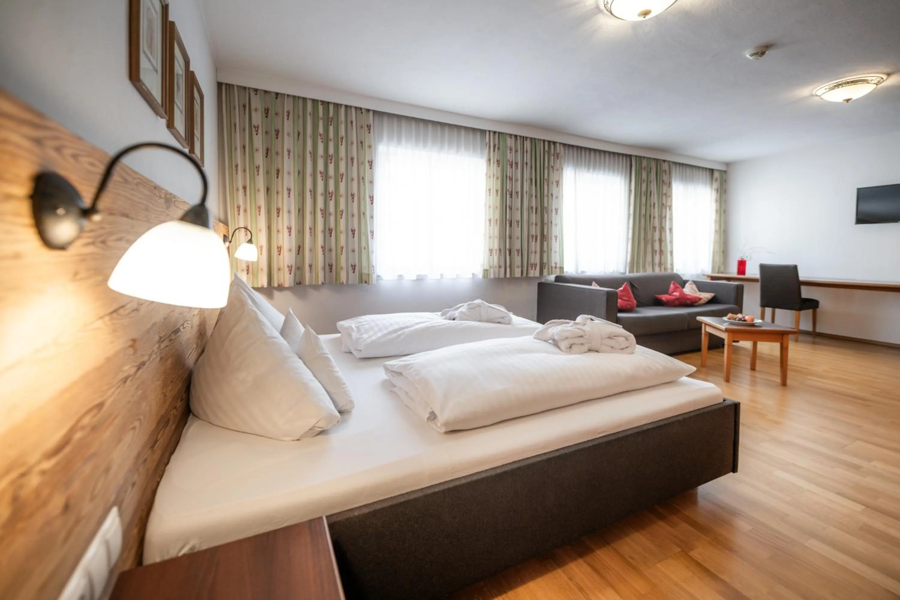 Photo of the whole room, Bed in Das Posthaus stubai&smart Hotel