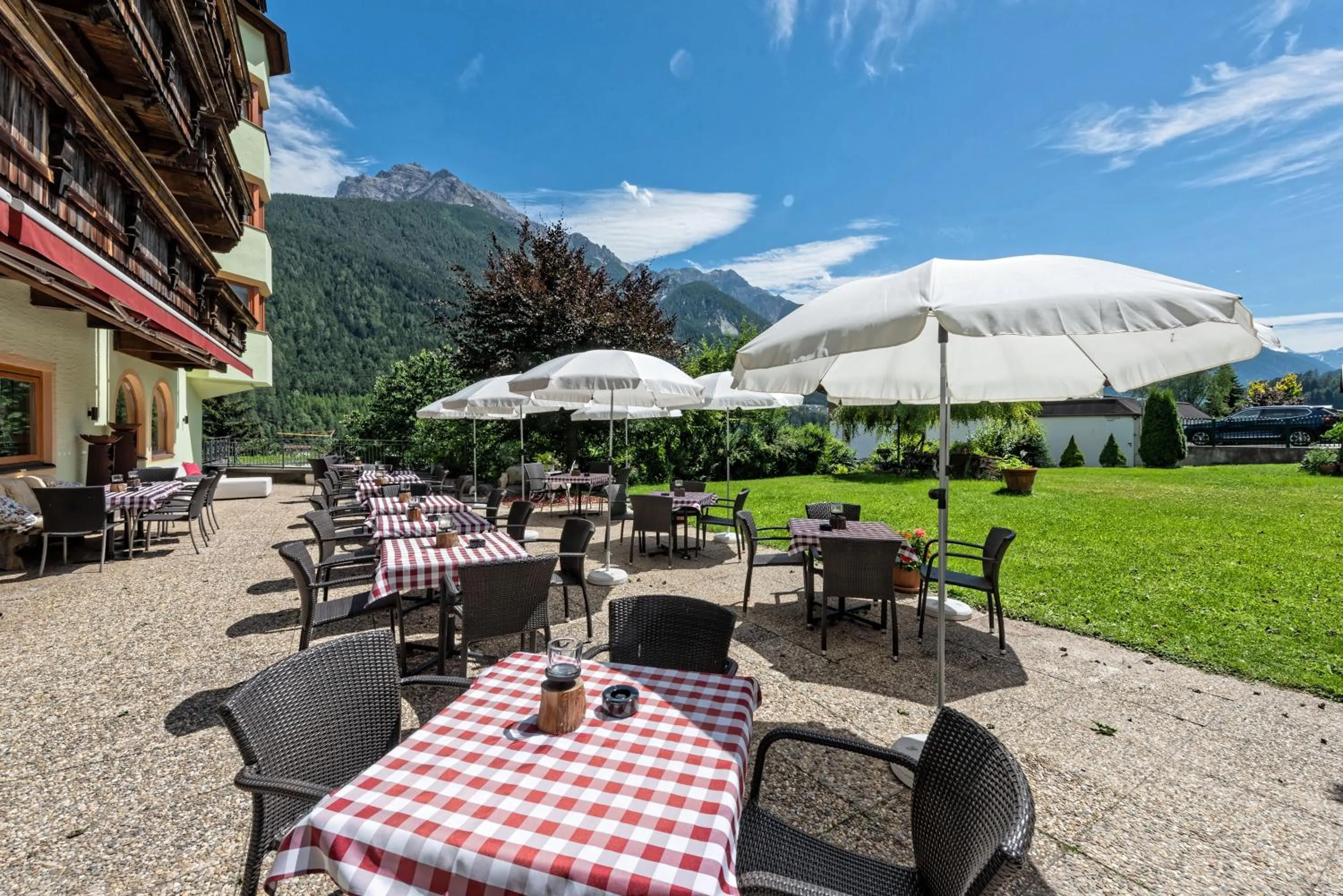 Restaurant/places to eat in Das Posthaus stubai&smart Hotel
