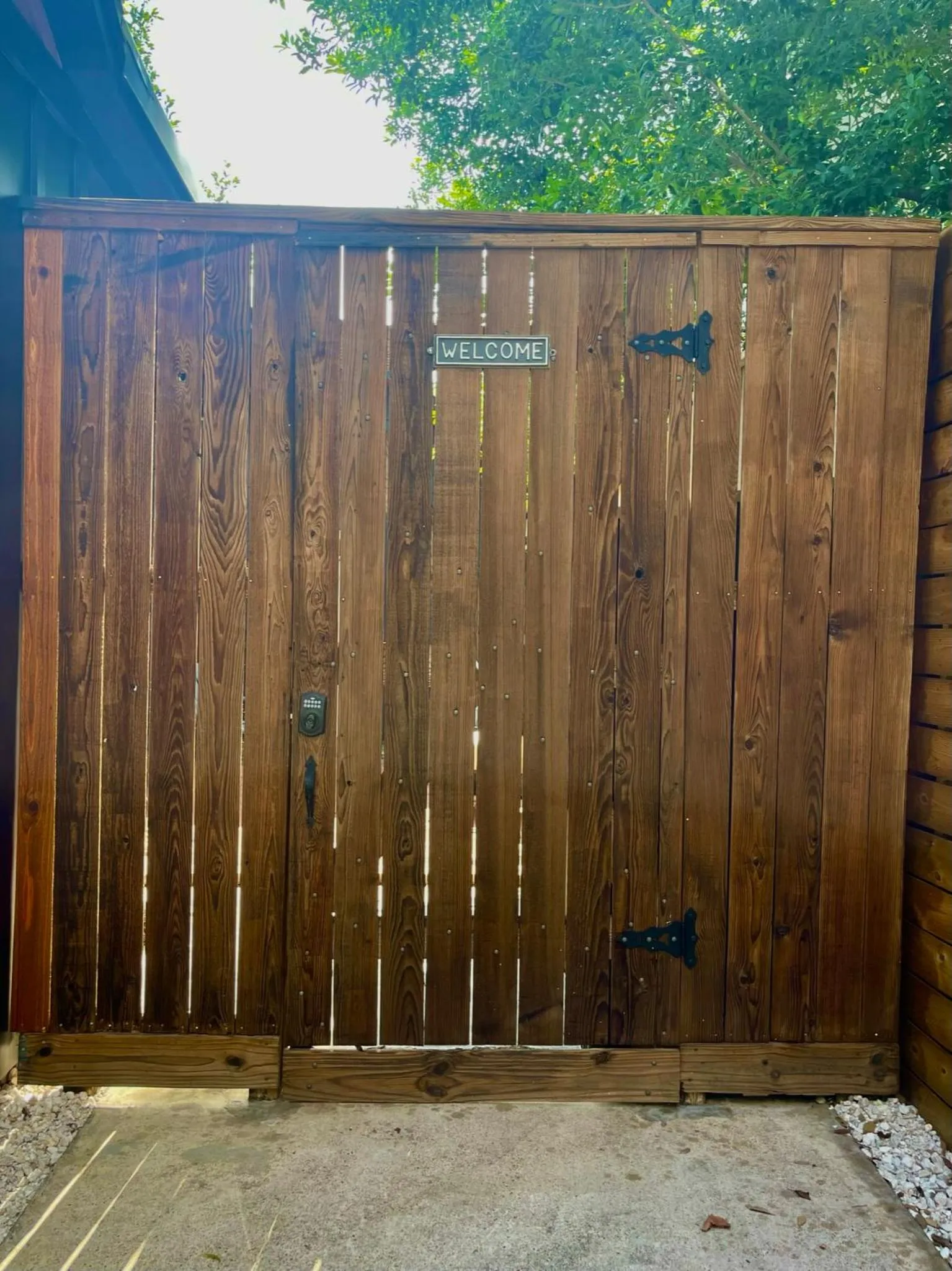 Facade/entrance in Morse Cottage