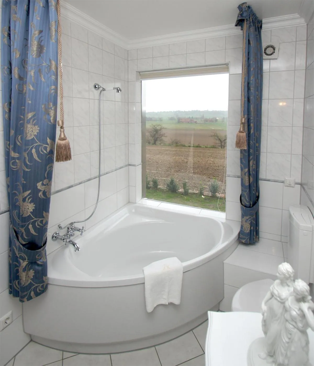 Bathroom in Landsitz Kapellenhöhe, Hotel Garni