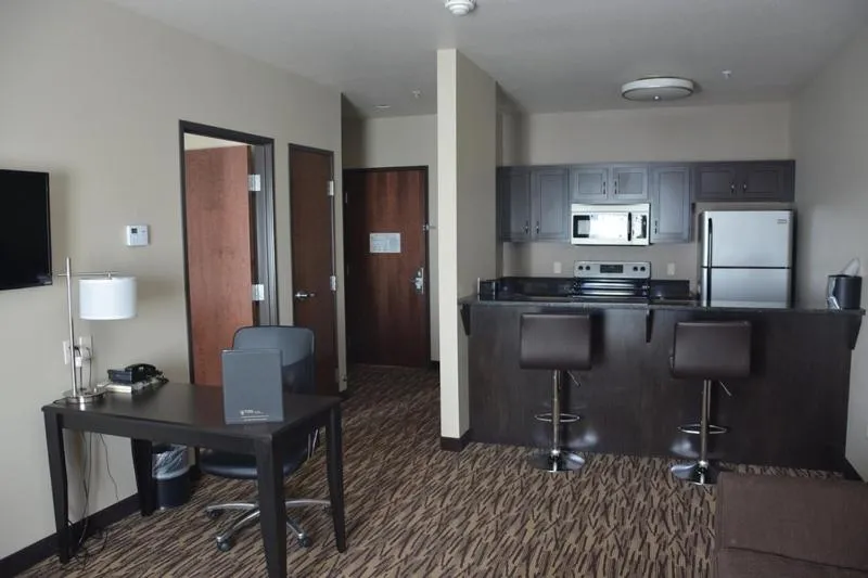 Roosevelt Inn & Suites