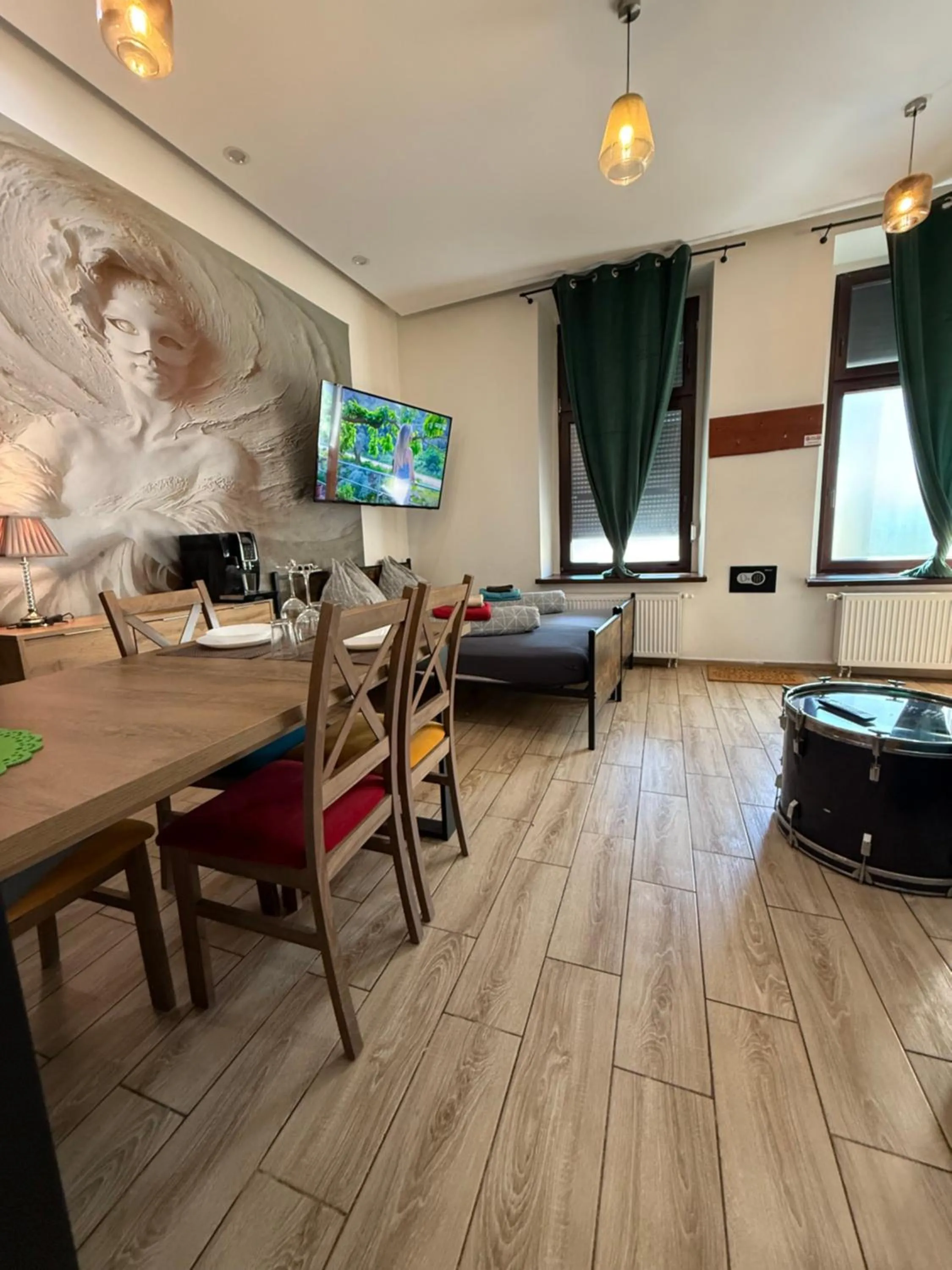 Apartamenty PRETTY WOMAN meldunek samodzielny 24h - noclegi Bytom Chorzów Katowice