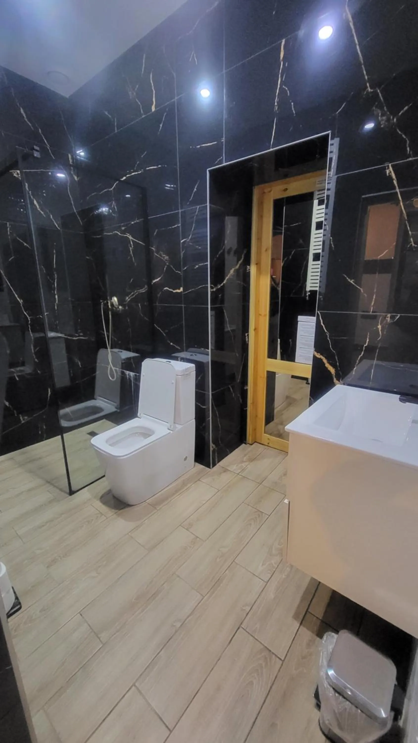 Bathroom in Apartamenty PRETTY WOMAN meldunek samodzielny 24h - noclegi Bytom Chorzów Katowice