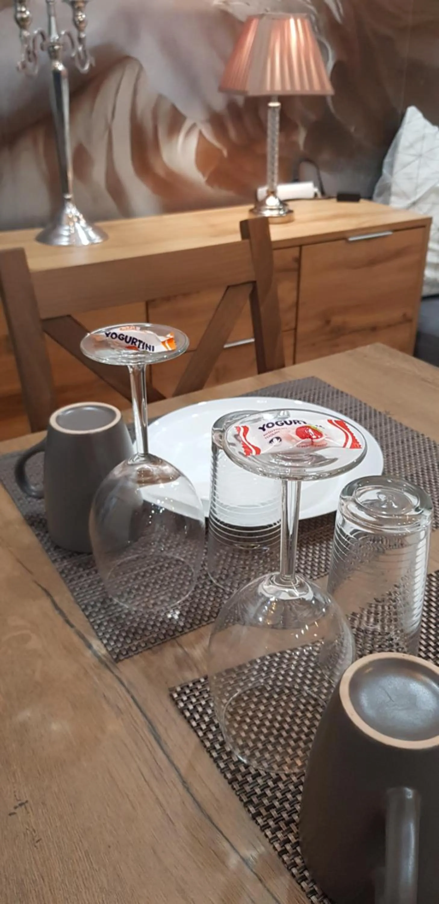 Dining area in Apartamenty PRETTY WOMAN meldunek samodzielny 24h - noclegi Bytom Chorzów Katowice